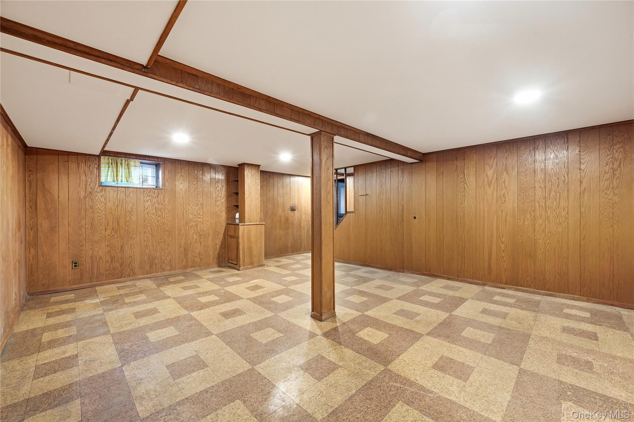 305 W Nicholai Street – For Sale photo 25