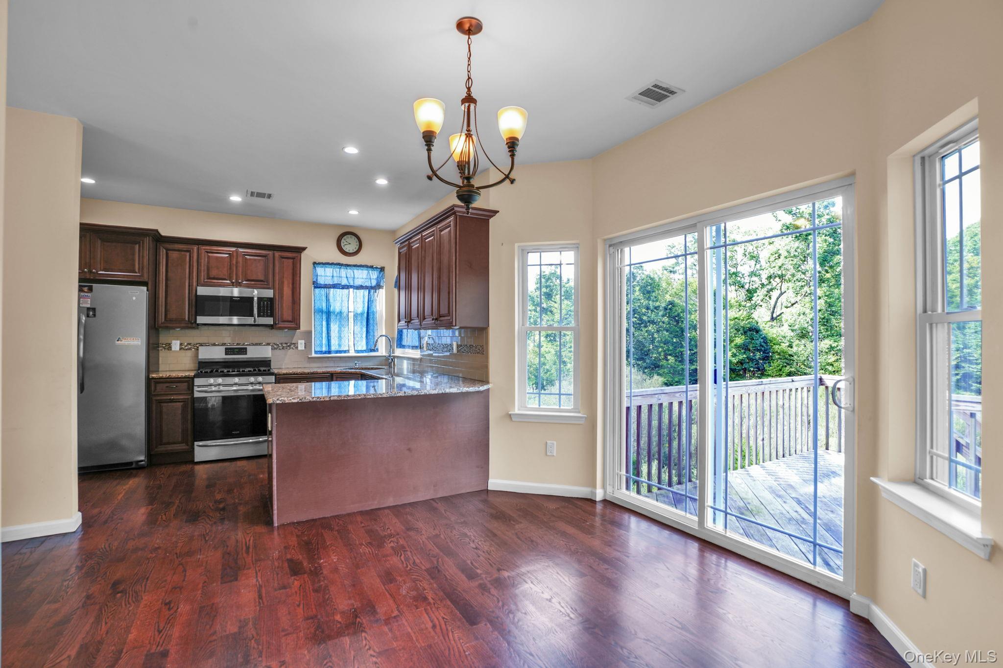 53 Highland View Place – For Sale photo 8