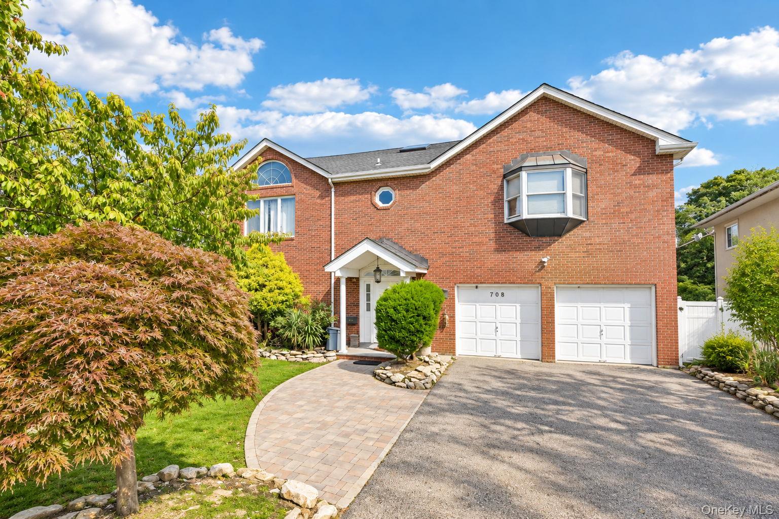 708 Park Lane – For Sale photo 3