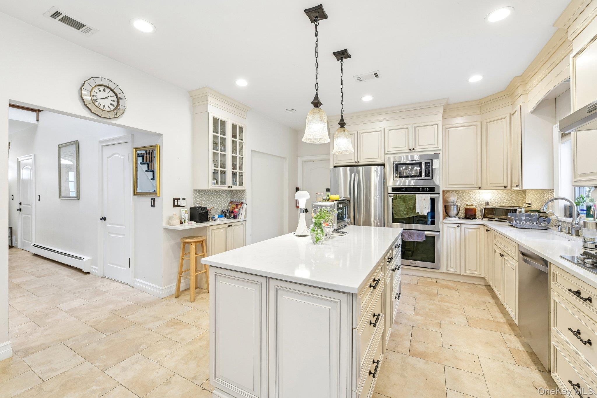 708 Park Lane – For Sale photo 15