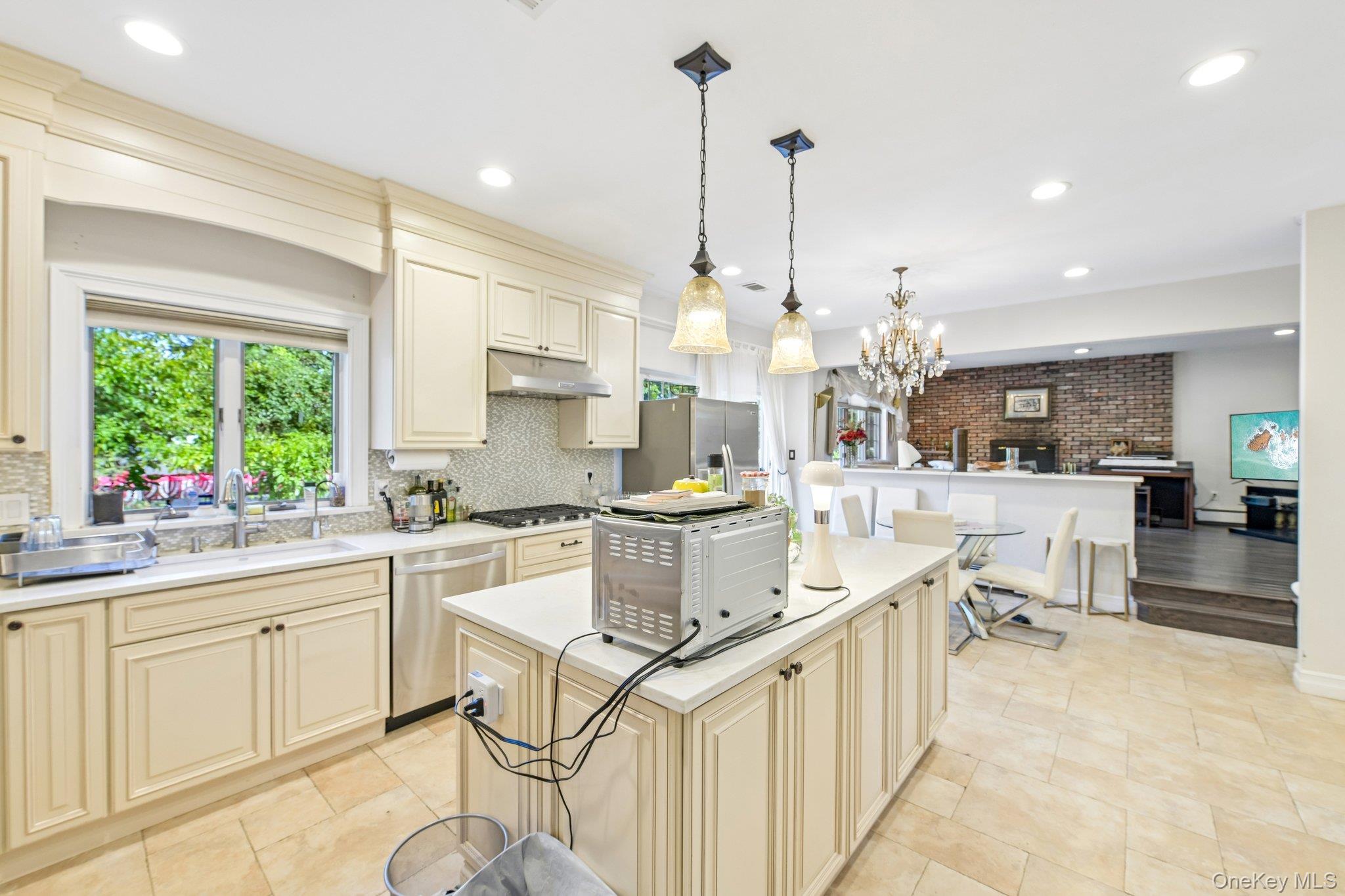 708 Park Lane – For Sale photo 17