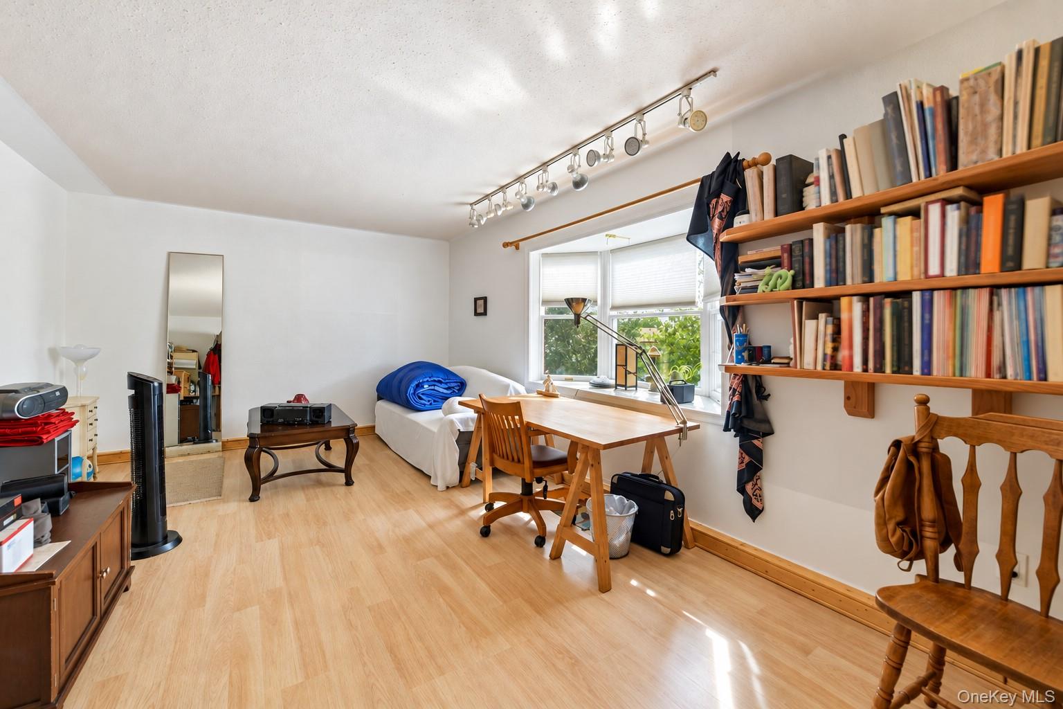 708 Park Lane – For Sale