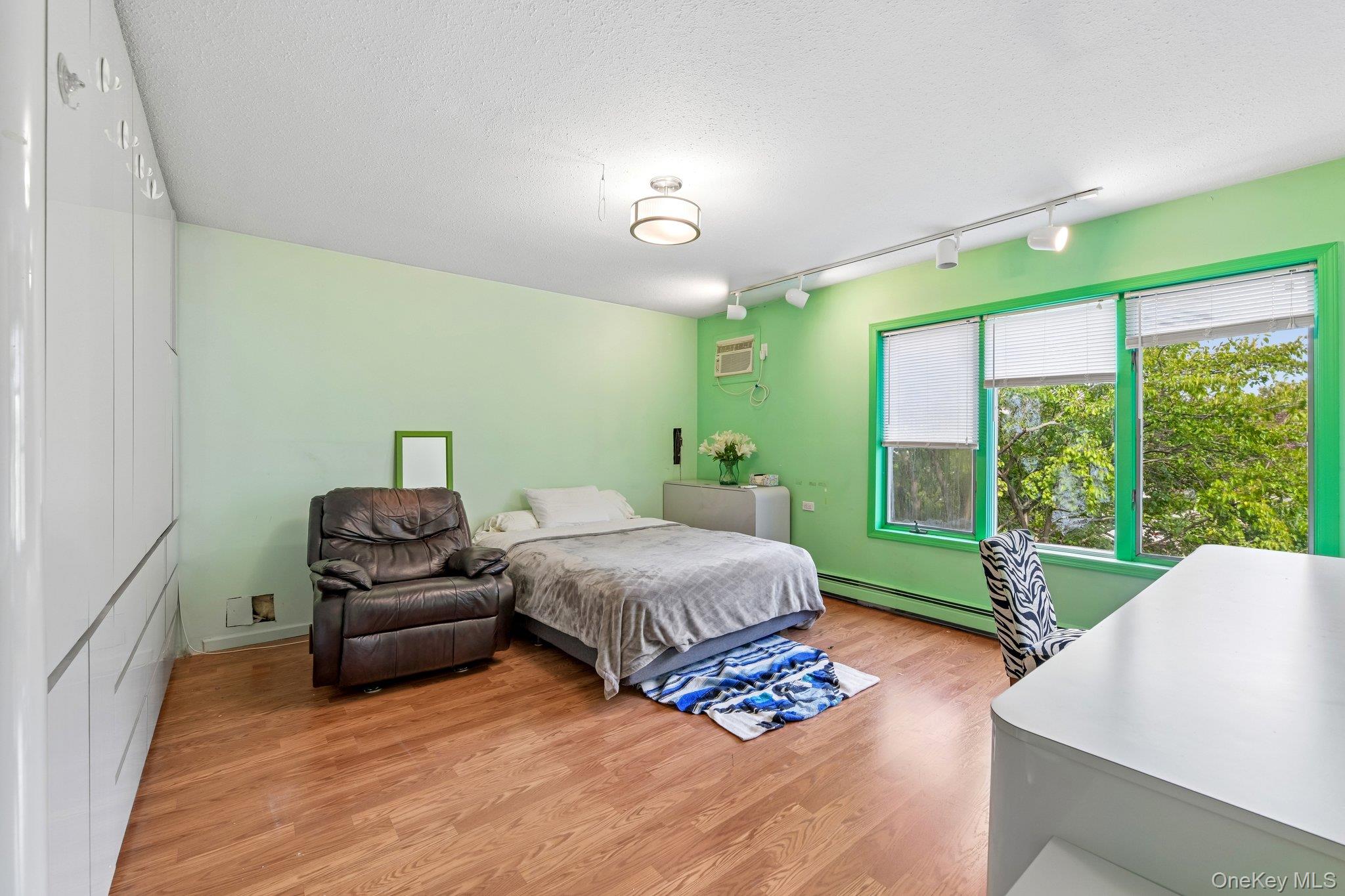 708 Park Lane – For Sale photo 25