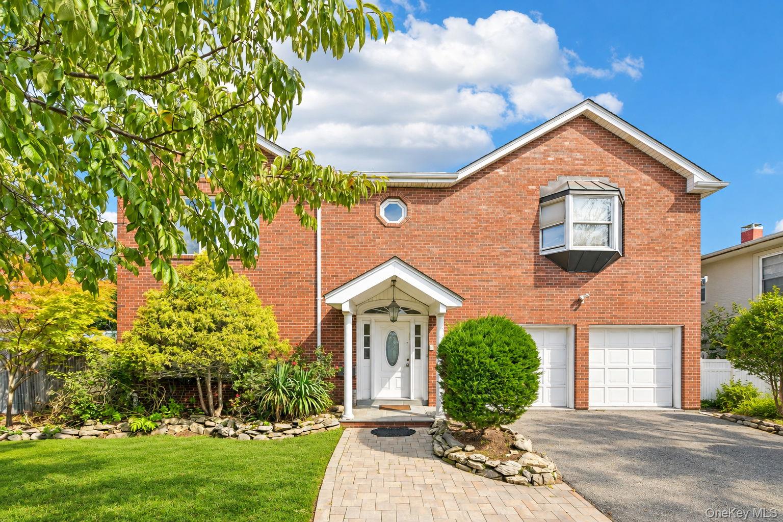 708 Park Lane – For Sale