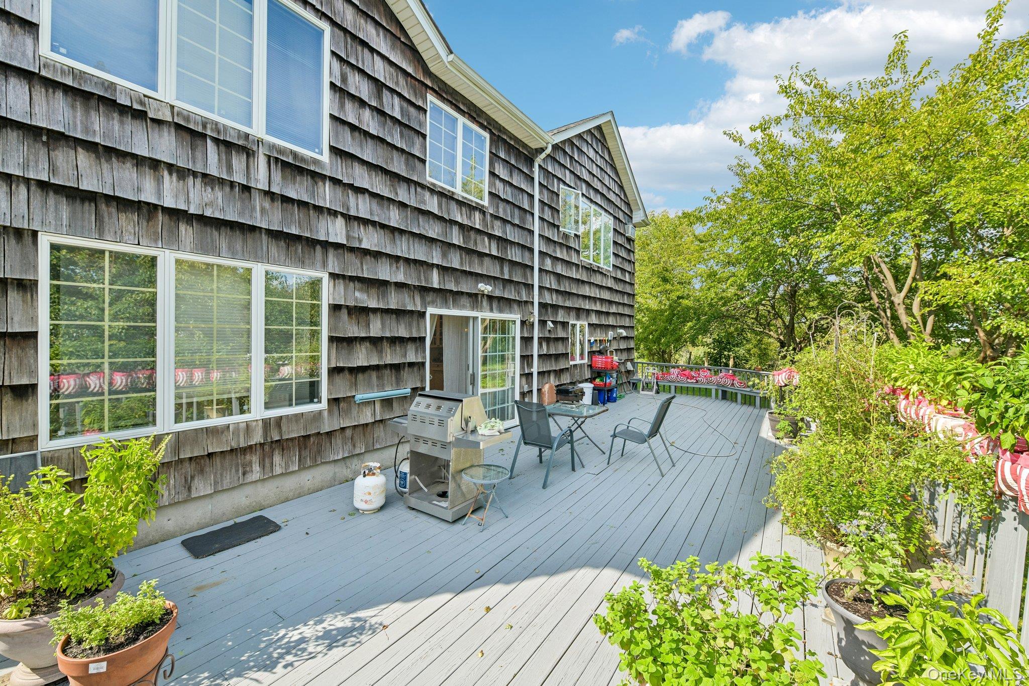 708 Park Lane – For Sale photo 32
