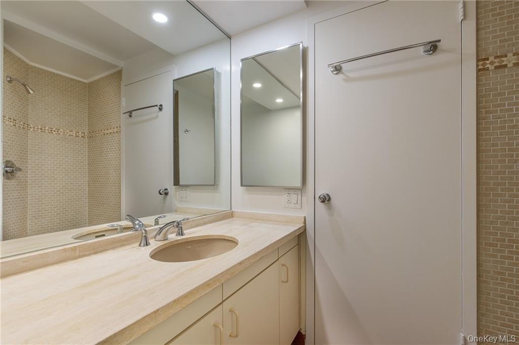 10 Cottage Place, Unit 7C photo 17