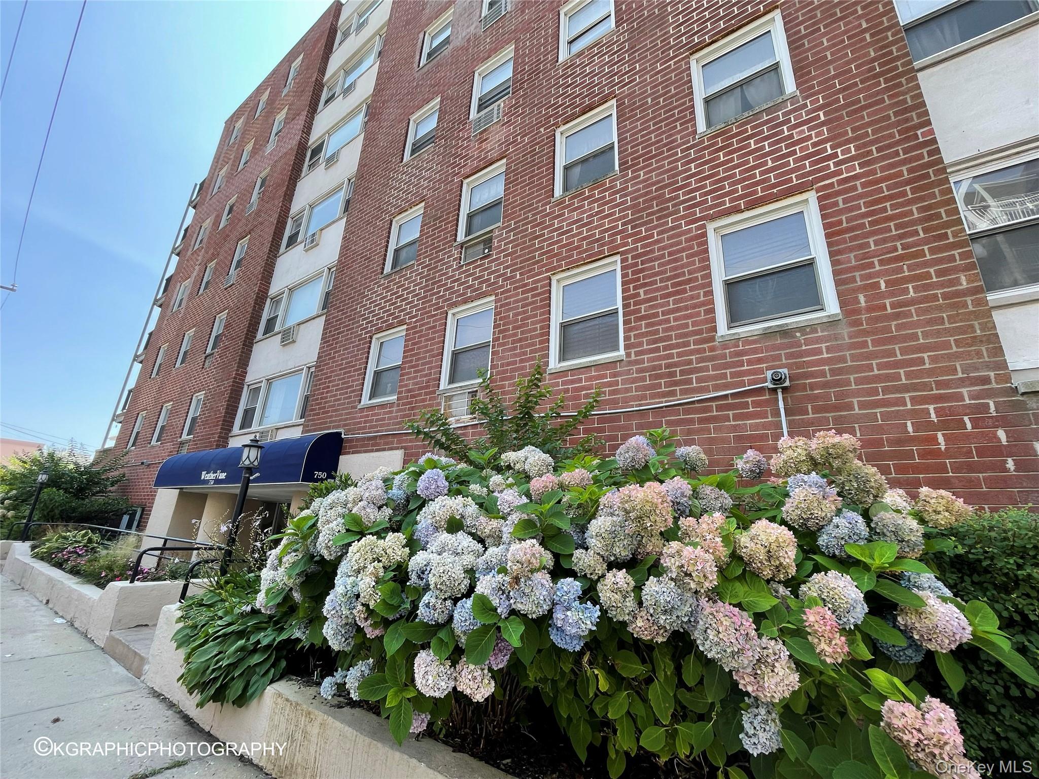 750 Shore Road, Unit 1H  2nd fl photo 2
