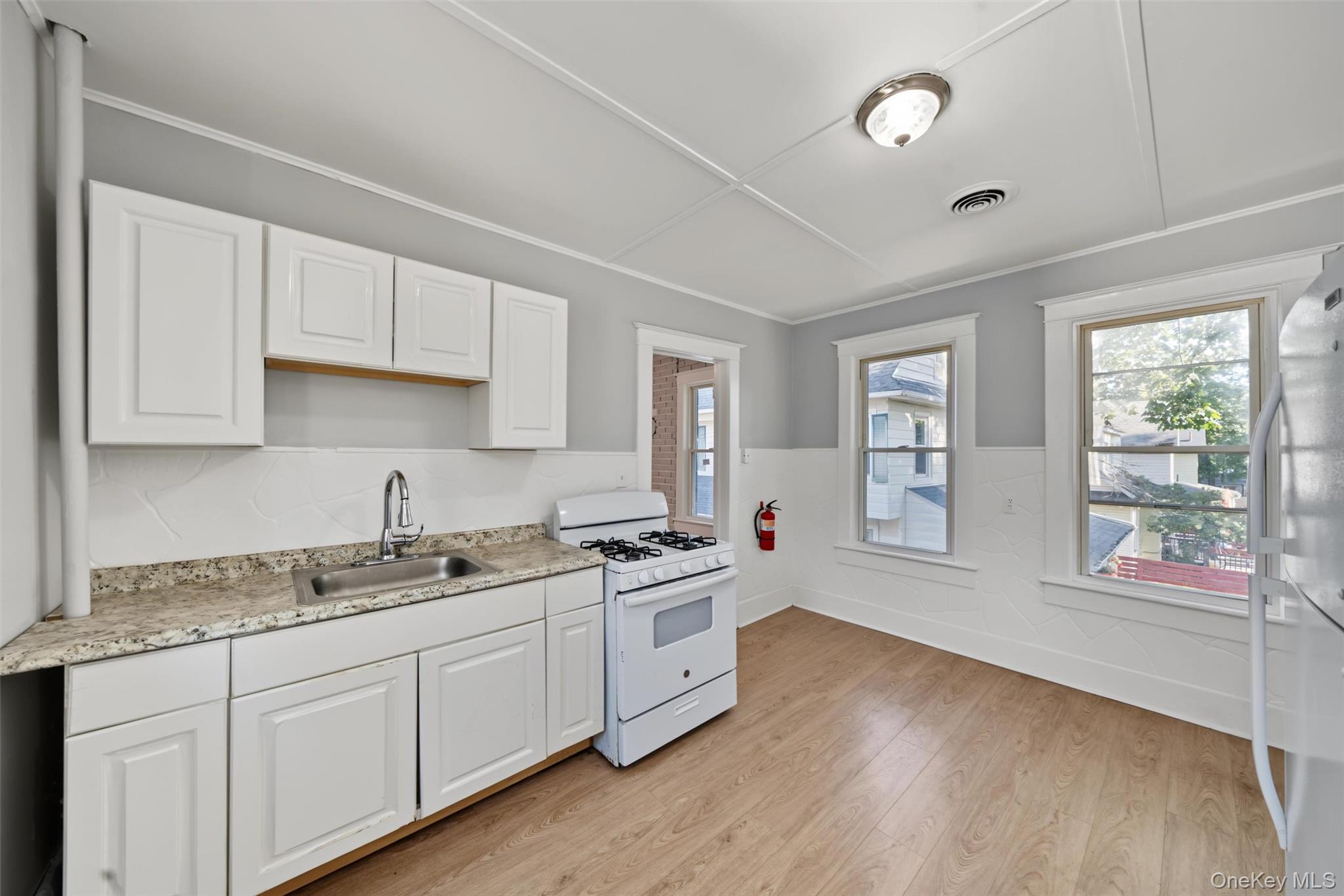 18 Chestnut Street, Unit Left photo 9