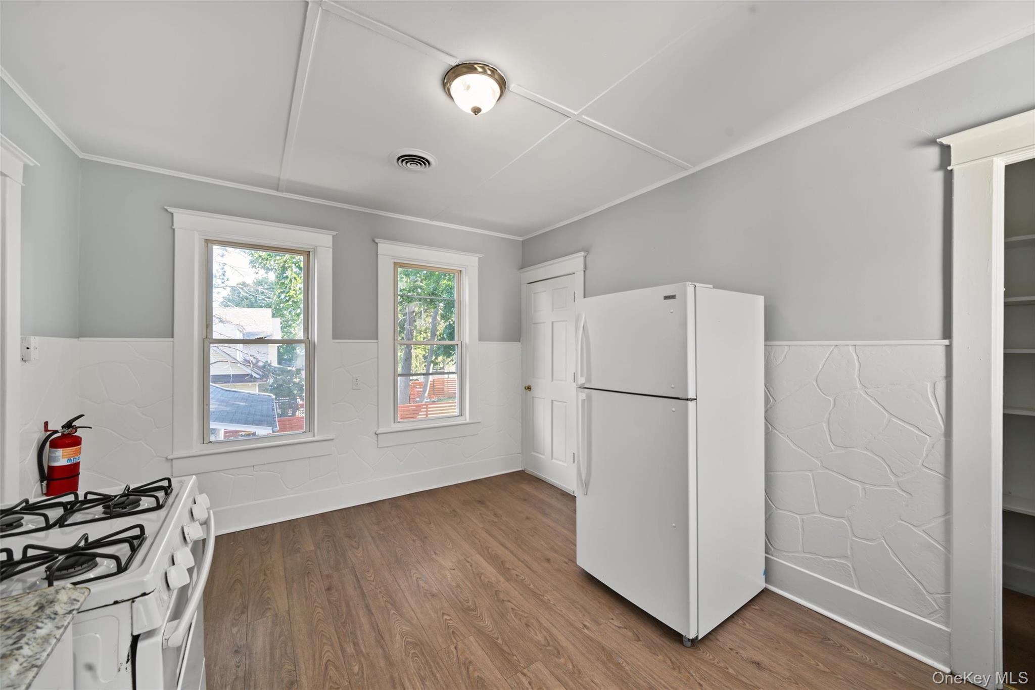 18 Chestnut Street, Unit Left photo 8