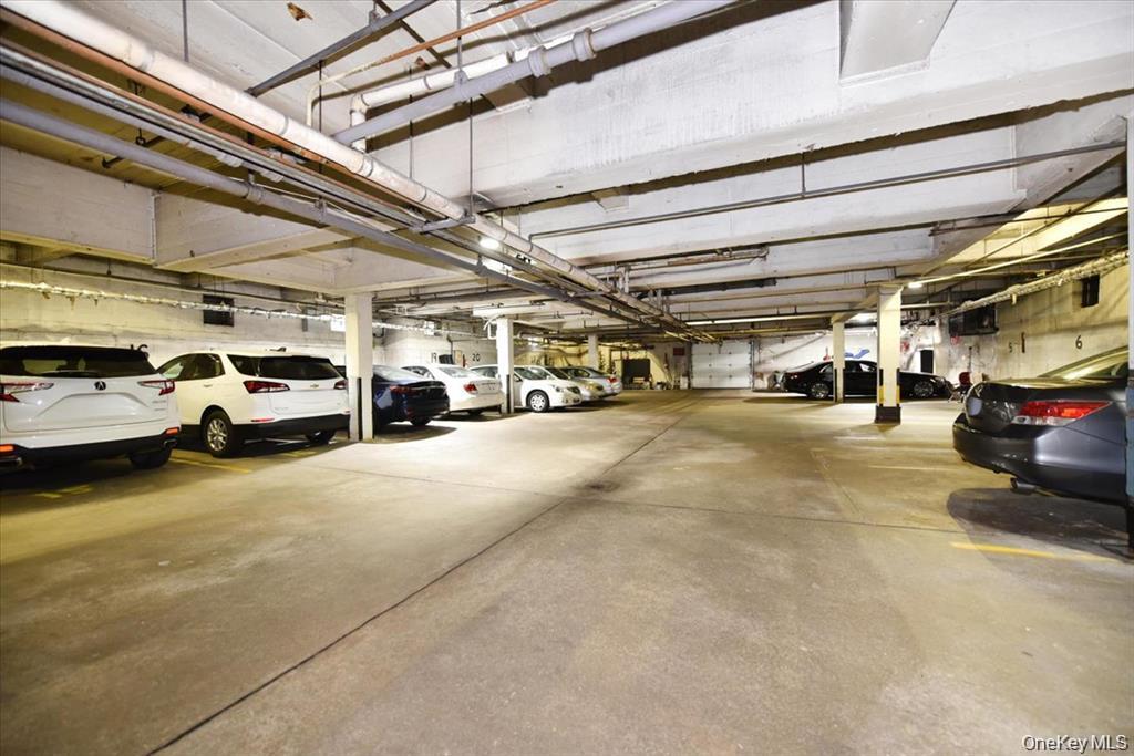 195 S MIDDLE NECK Road, Unit 1-F photo 10