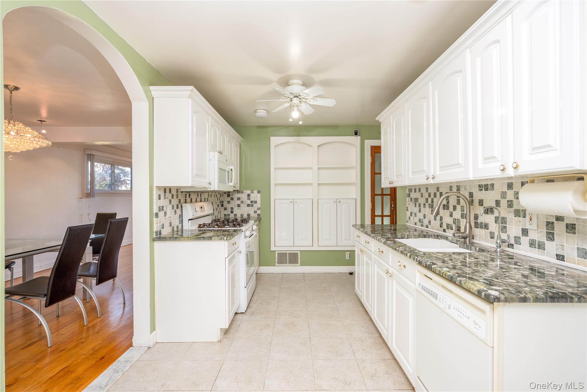 2 Whitman Road – For Sale photo 7