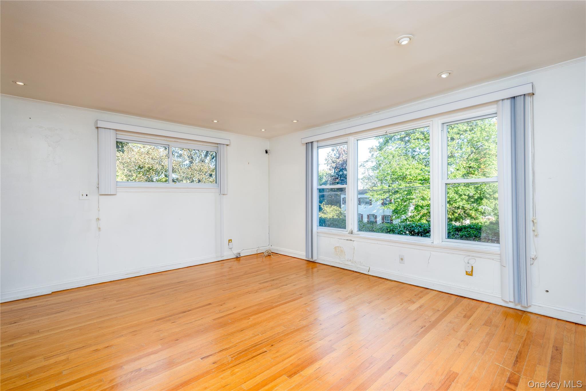 2 Whitman Road – For Sale photo 3