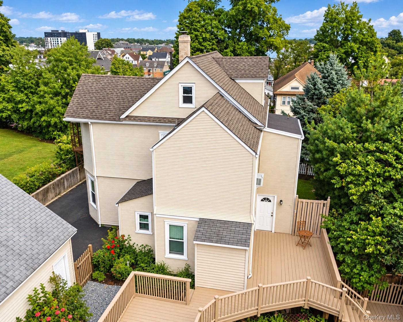 108 Soundview Street – For Sale photo 2