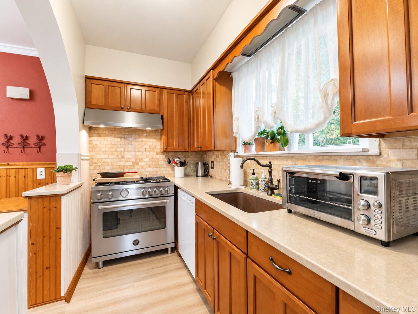 108 Soundview Street – For Sale photo 5