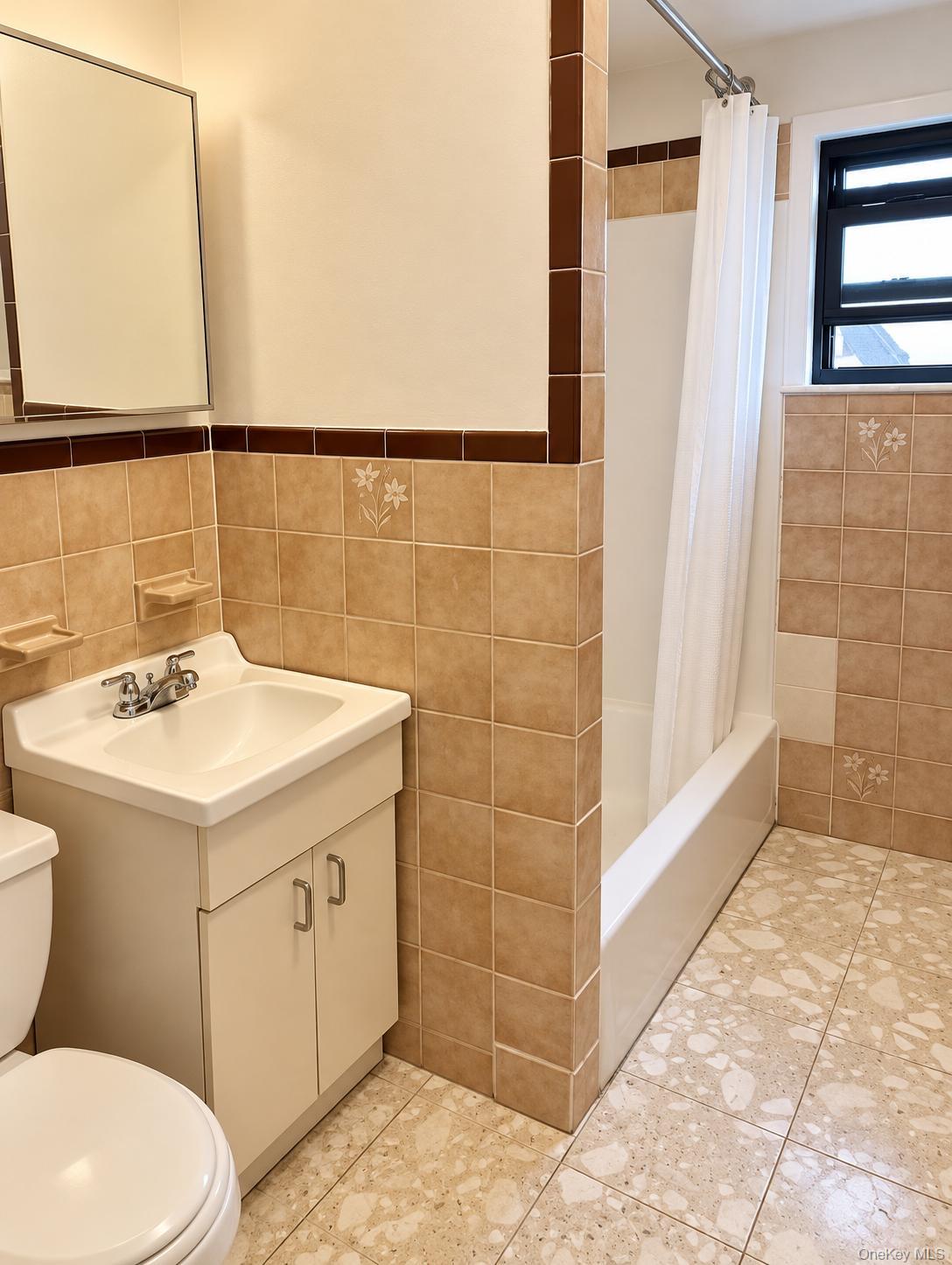 264 Driggs Avenue, Unit 2R photo 8