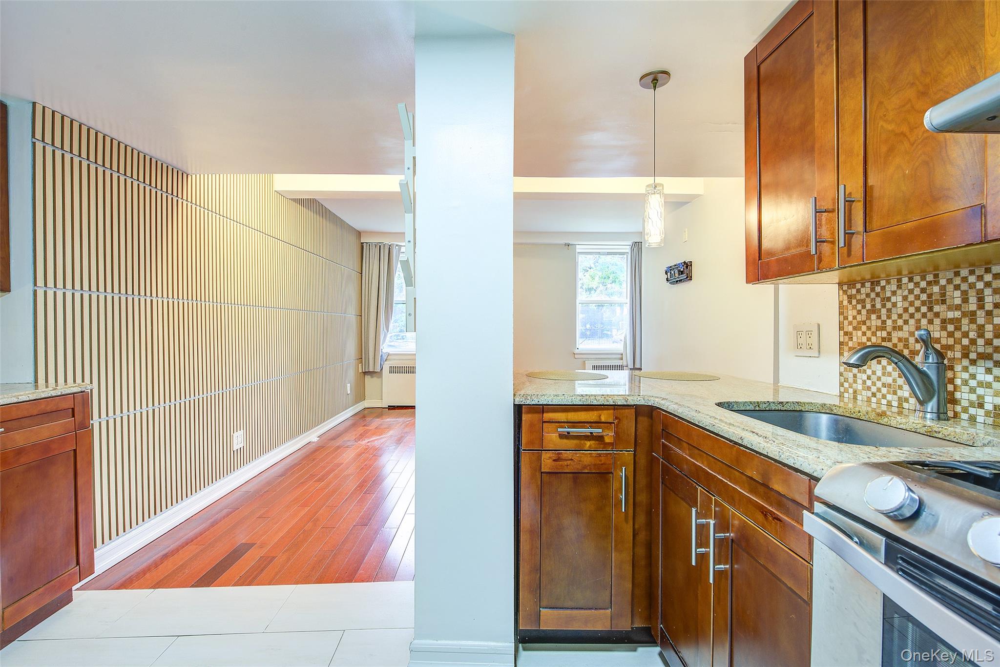 110-20 71 Avenue, Unit 110 photo 8