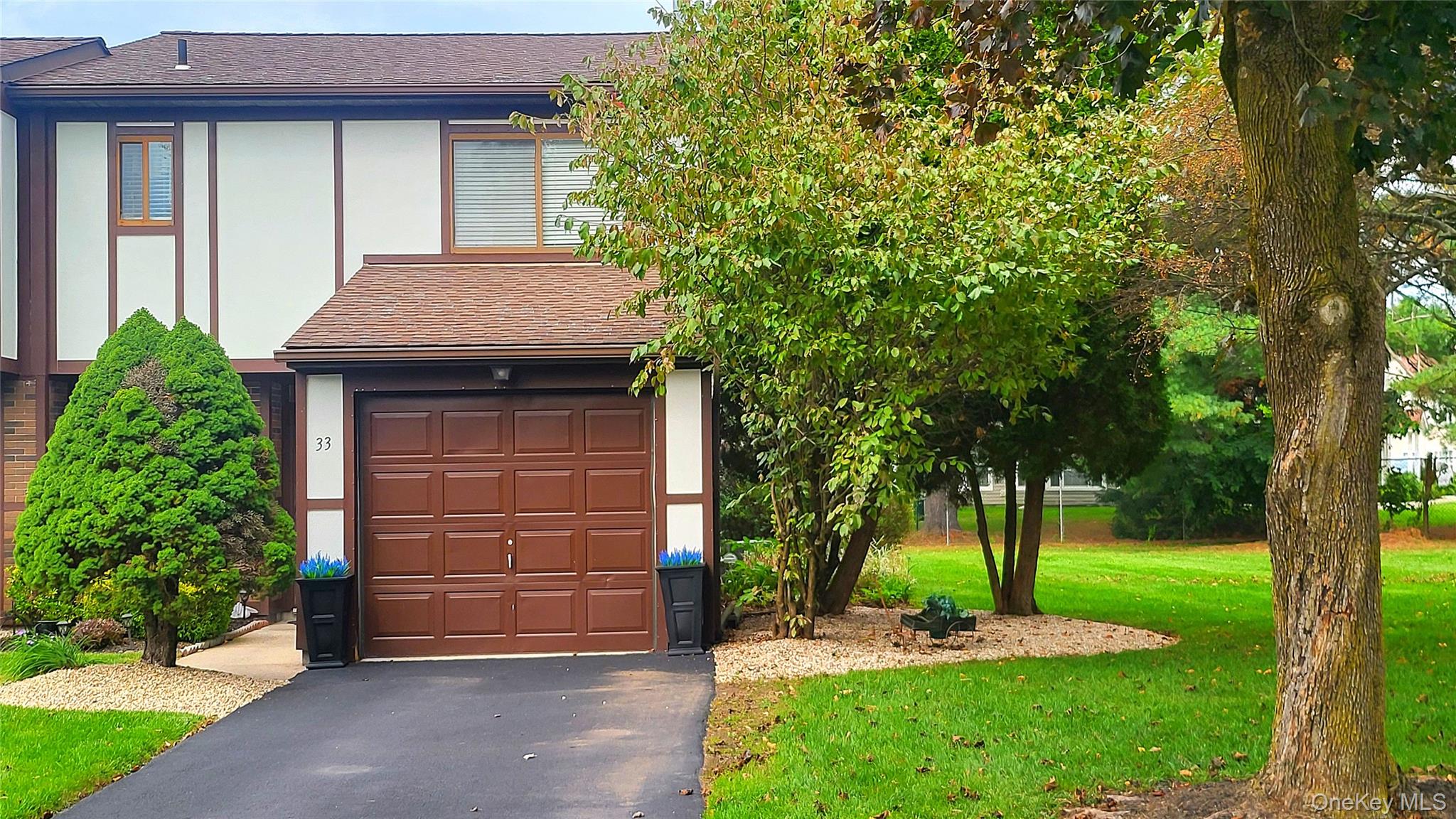 33 Amber Court – For Sale photo 3