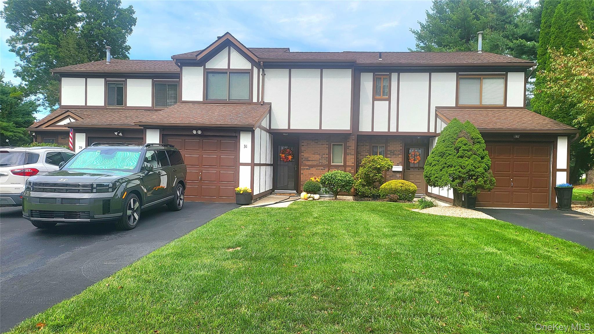 33 Amber Court – For Sale photo 2
