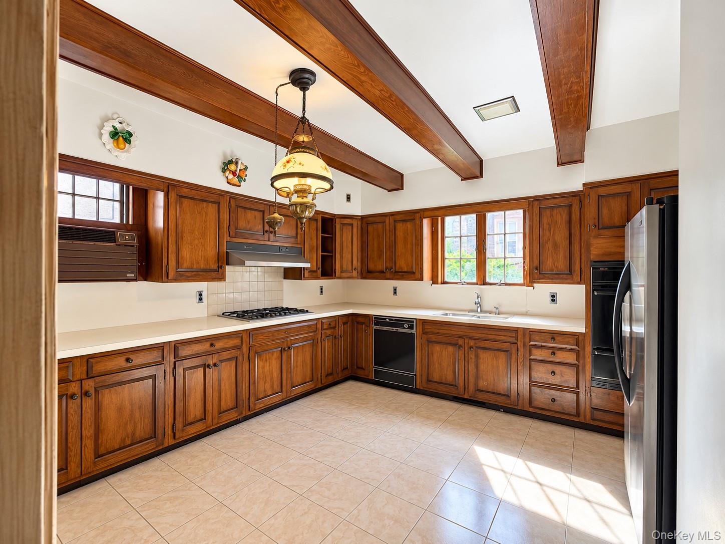 2 Ivy Close – For Sale photo 4