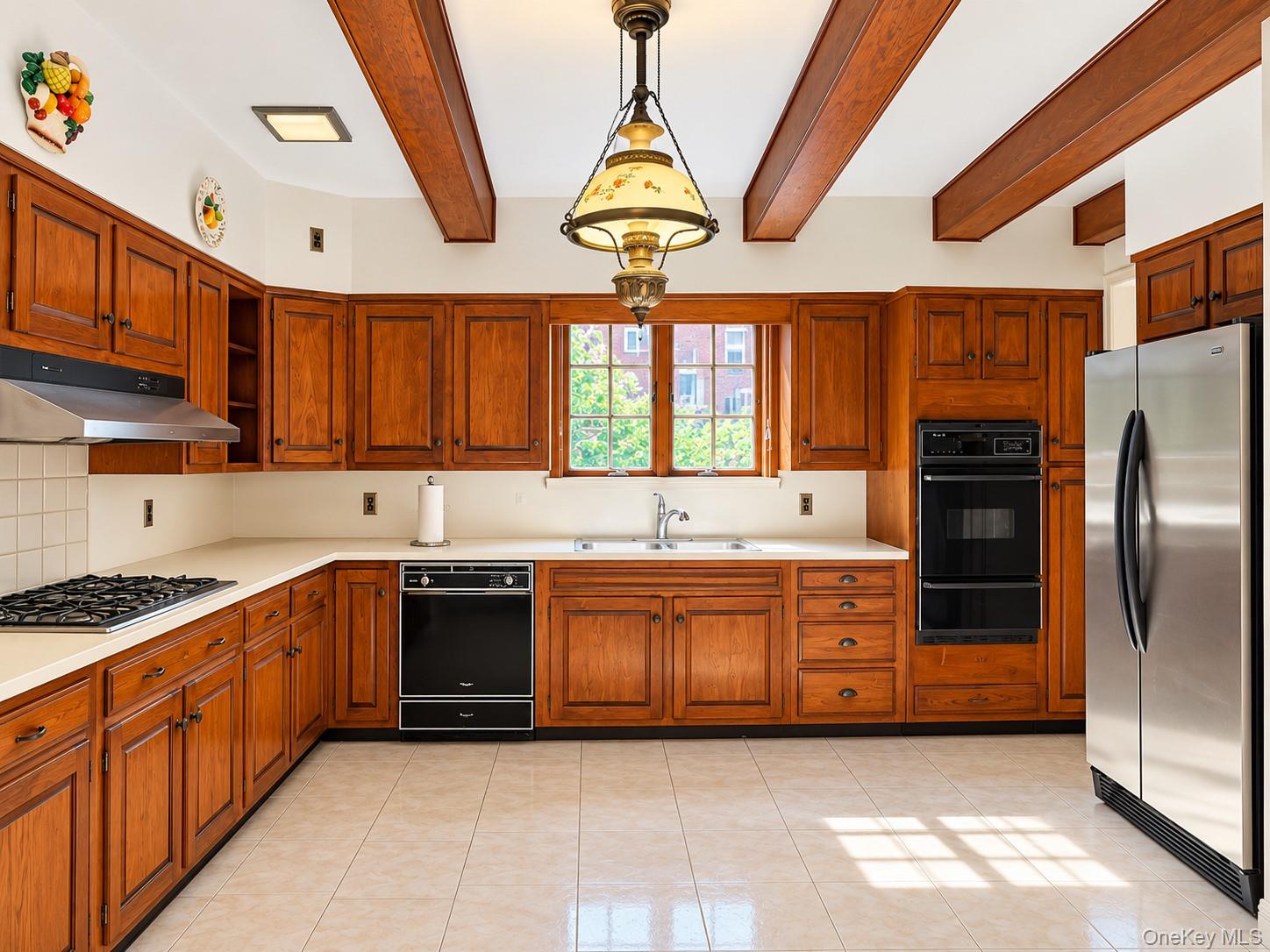 2 Ivy Close – For Sale photo 2