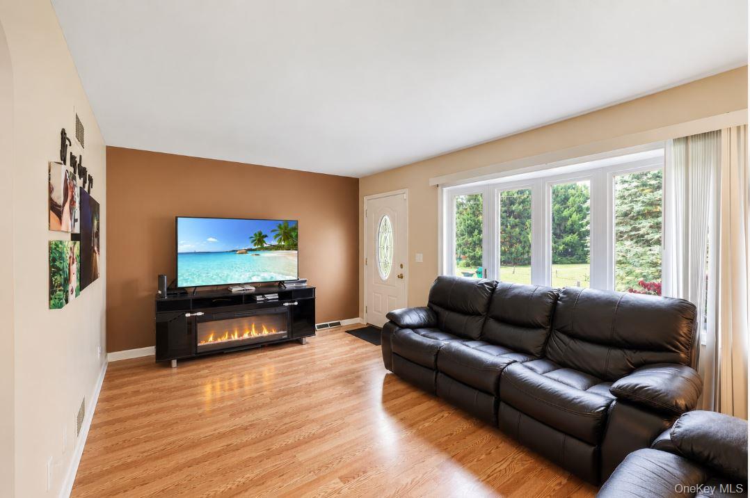 5 Quaker Hill Drive – For Sale photo 3