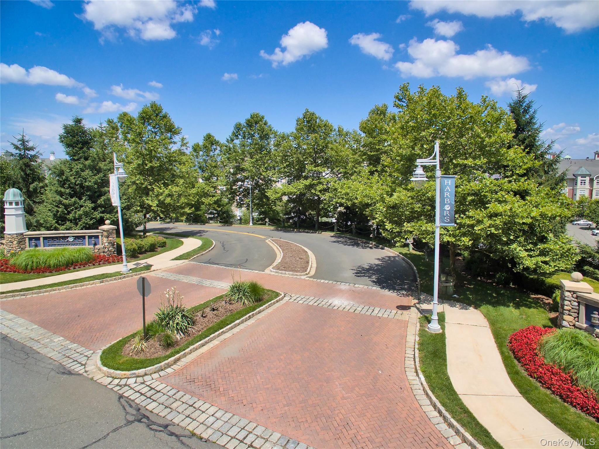 1121 Round Pointe Drive – For Sale photo 3