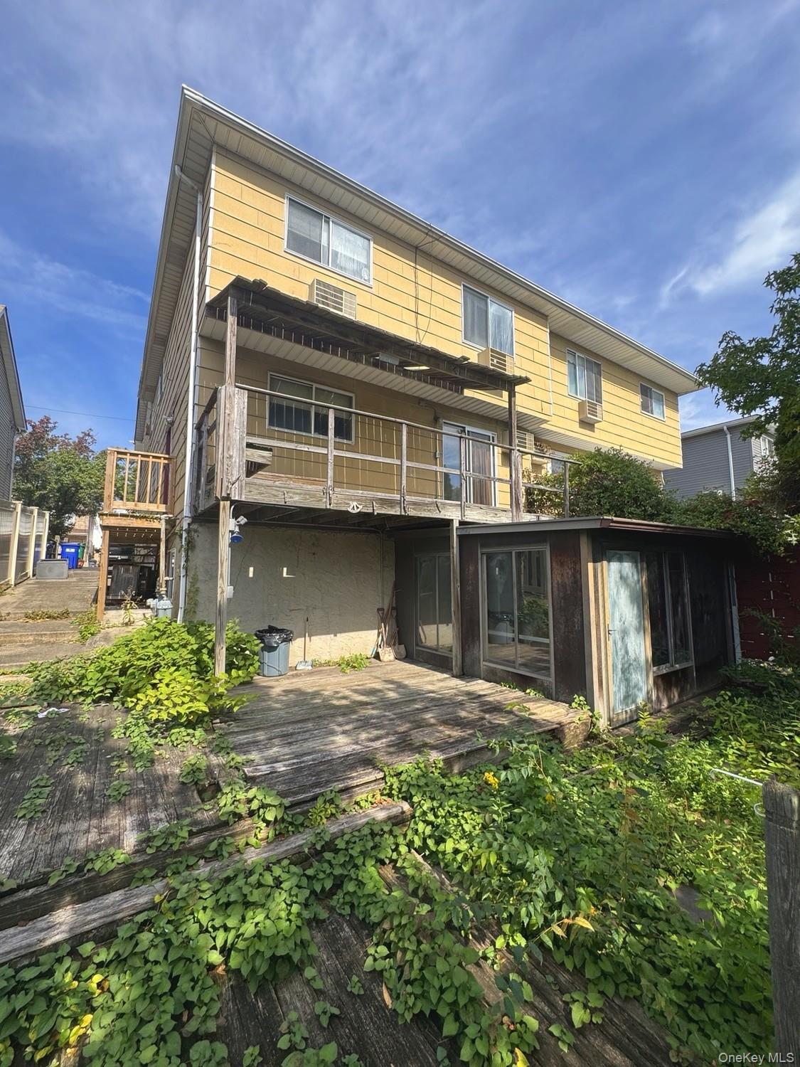 886 Rensselaer Avenue – For Sale photo 6