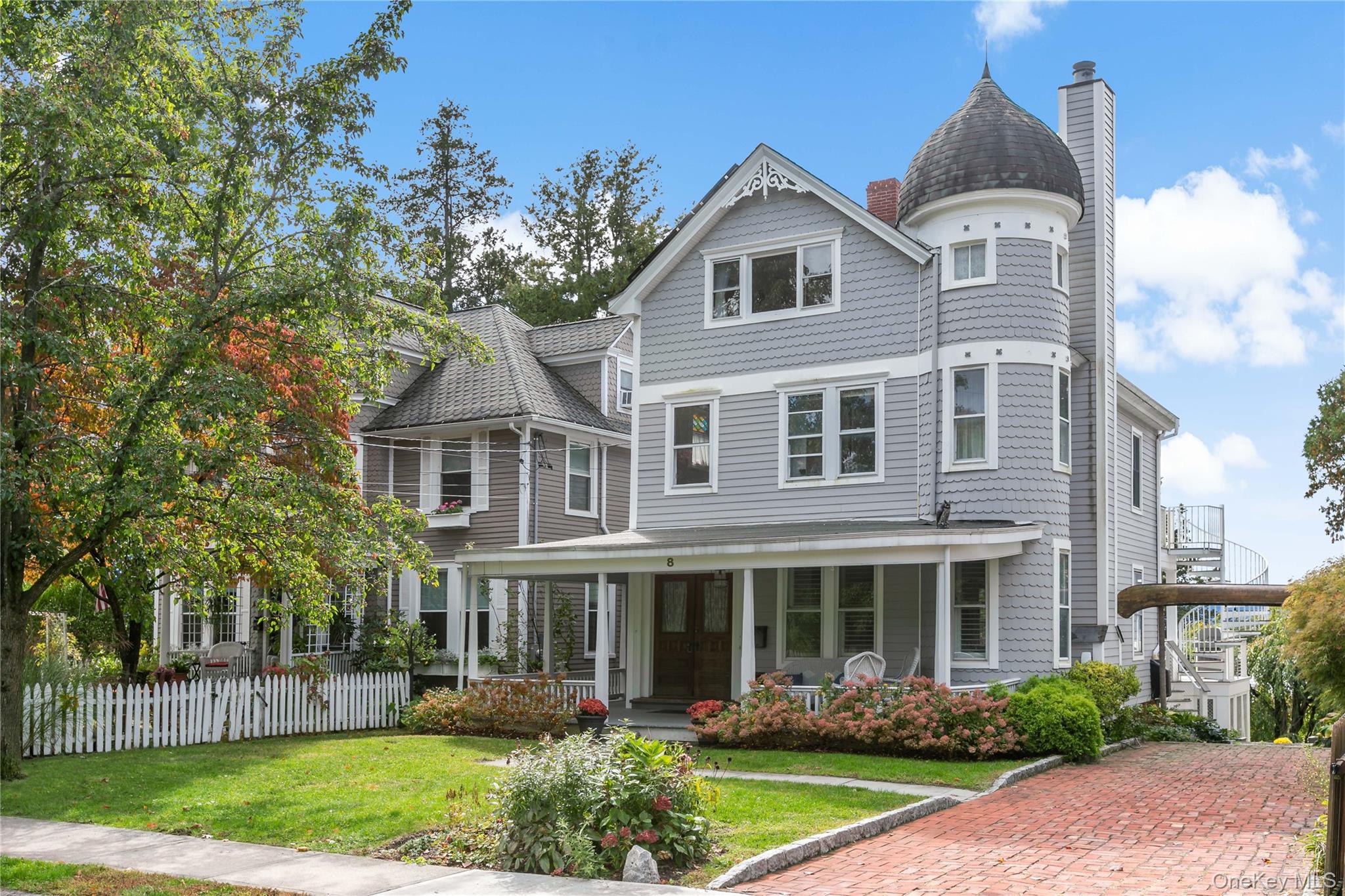 8 Hamilton Avenue – For Sale