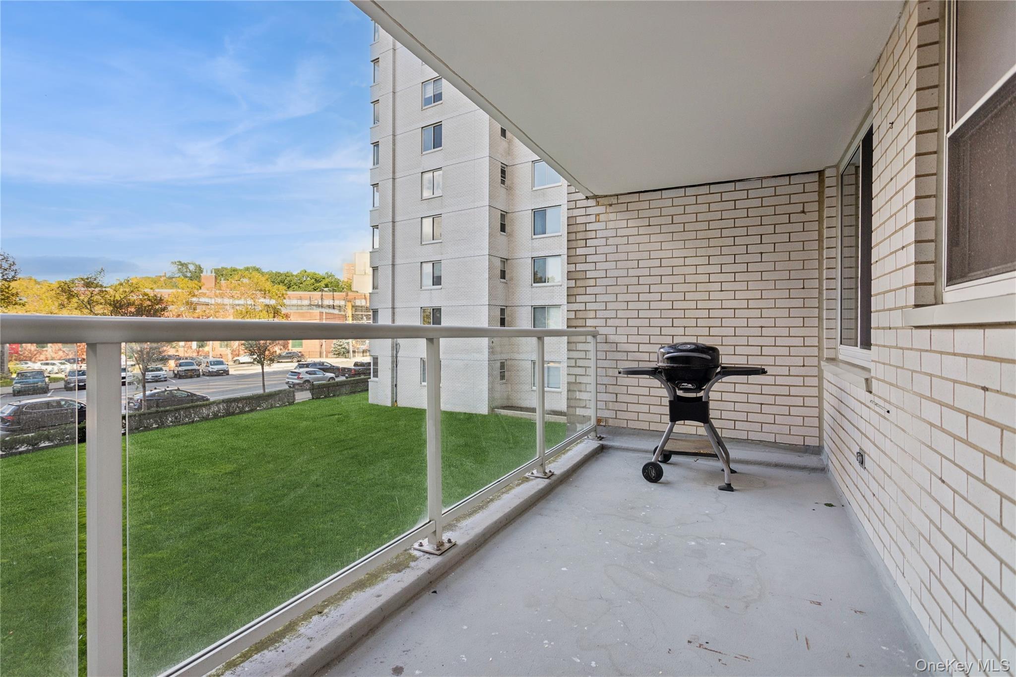 3333 Henry Hudson Parkway, Unit 2A photo 4