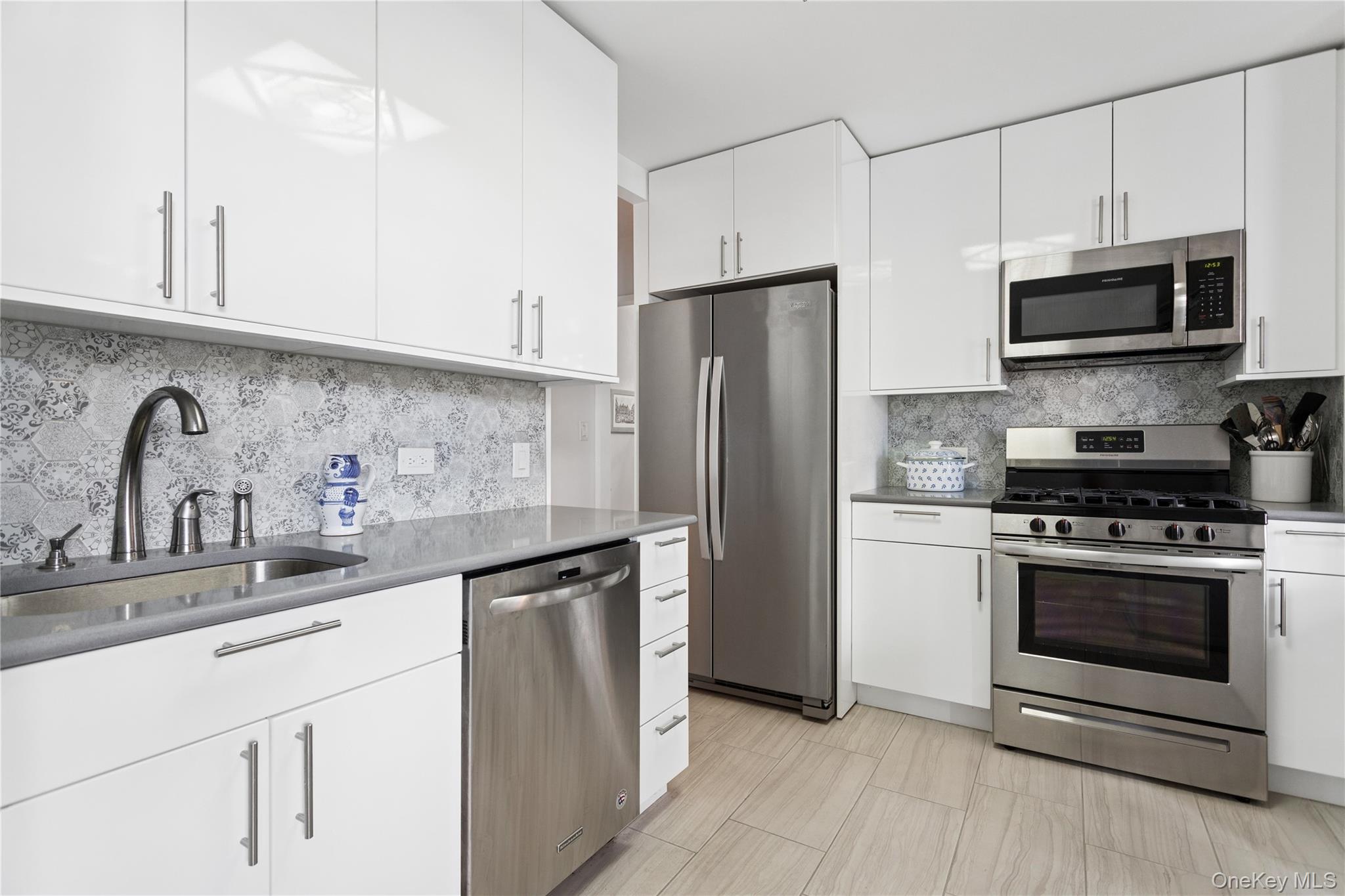 3333 Henry Hudson Parkway, Unit 2A photo 7