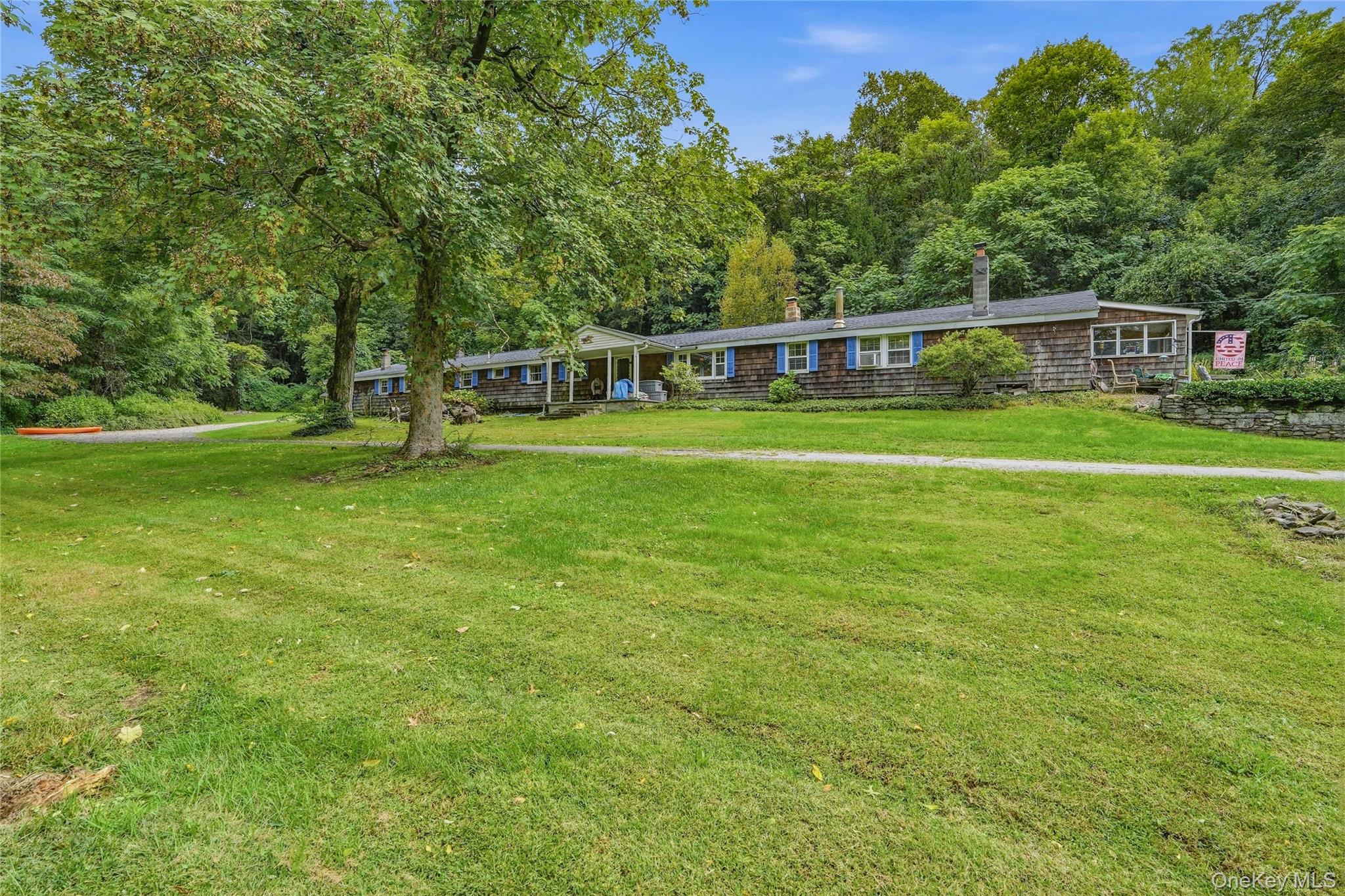 5 Douglas Drive – For Sale photo 2