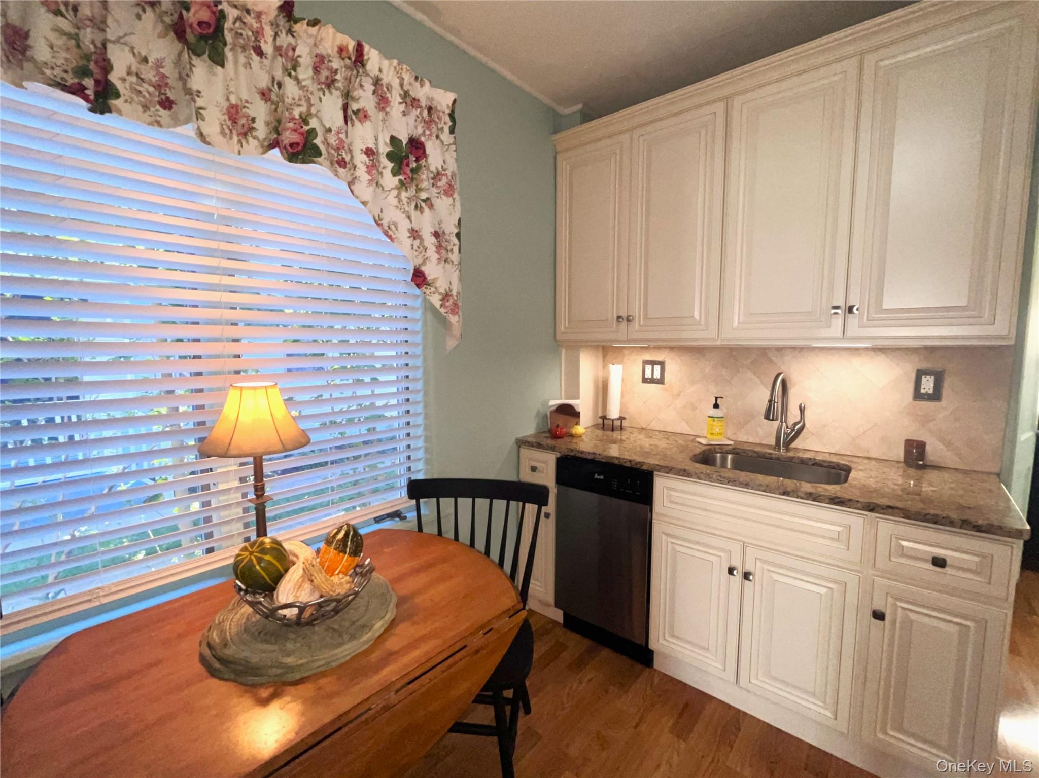 8 Saint Nicholas Street – For Sale photo 4