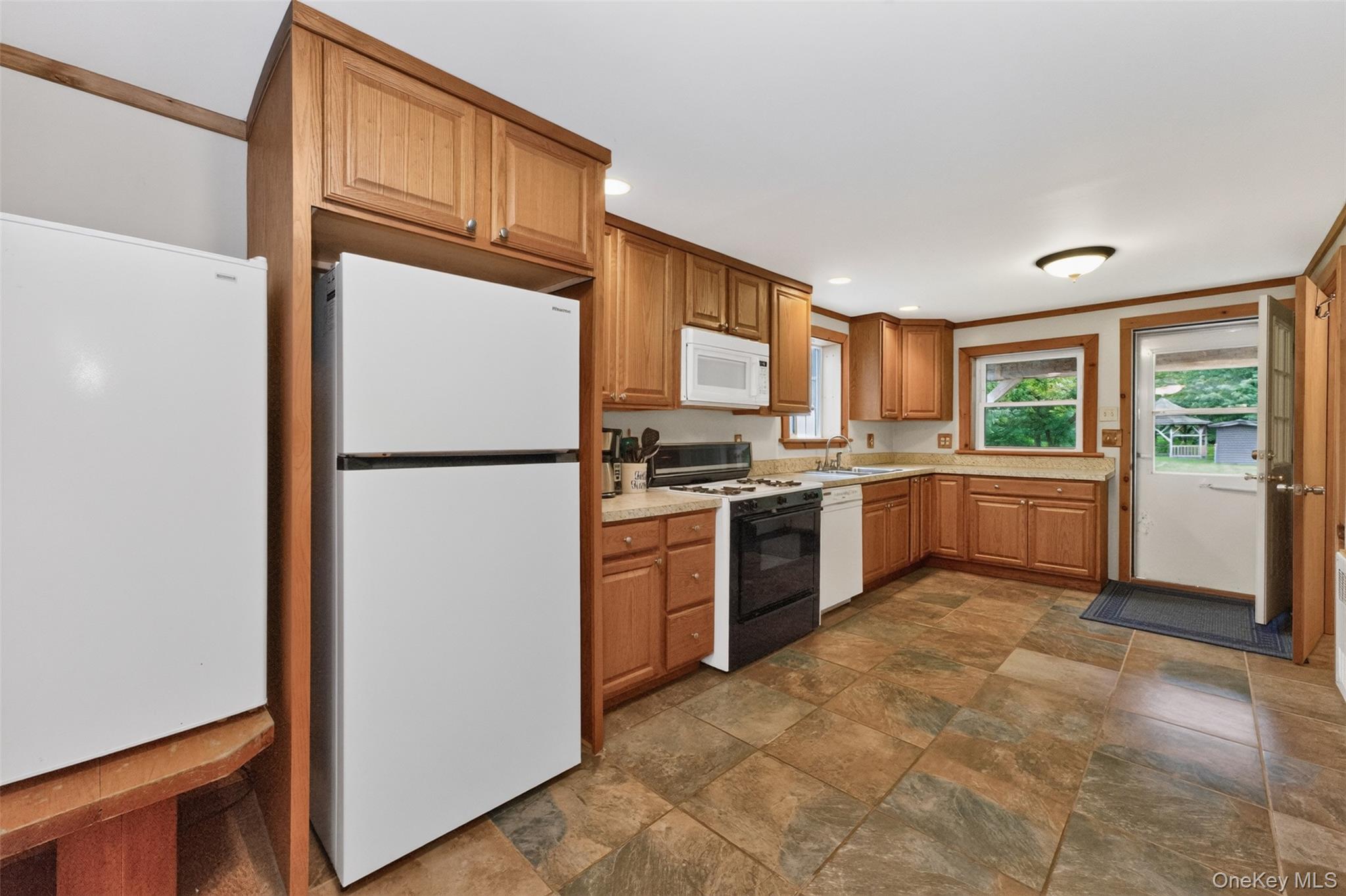 14601 Main Street – For Sale photo 4
