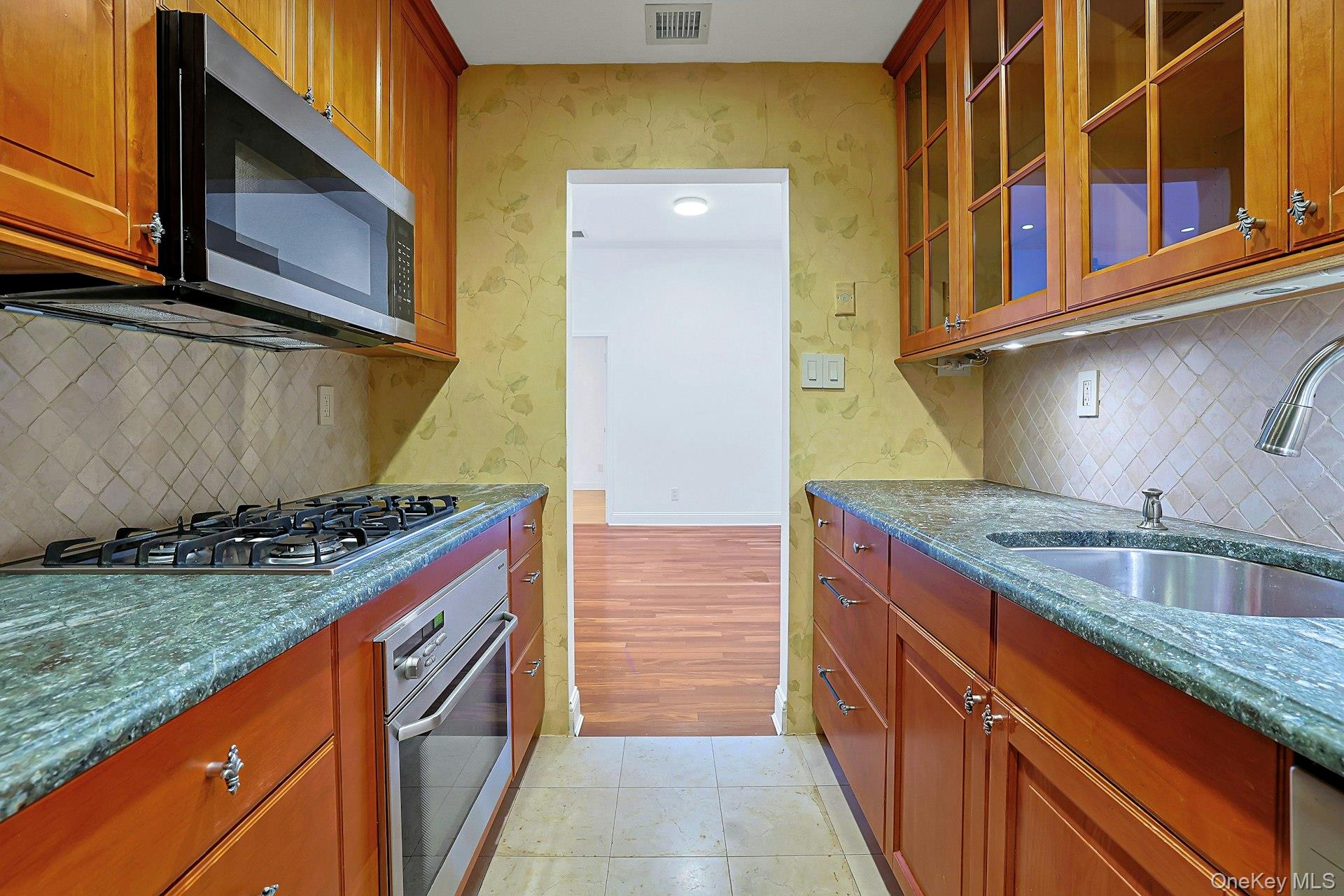 1250 North Avenue, Unit 202 photo 9