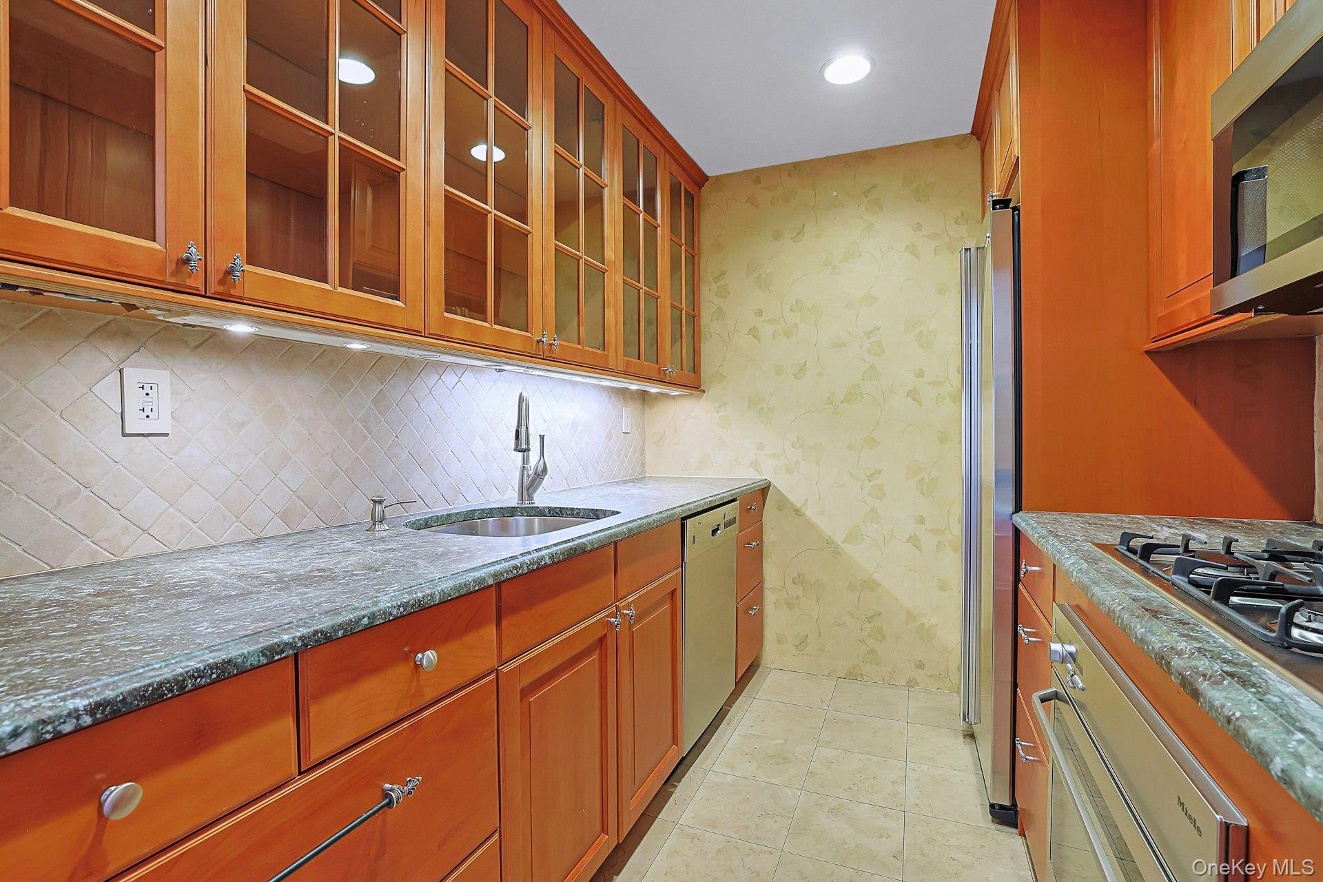 1250 North Avenue, Unit 202 photo 7