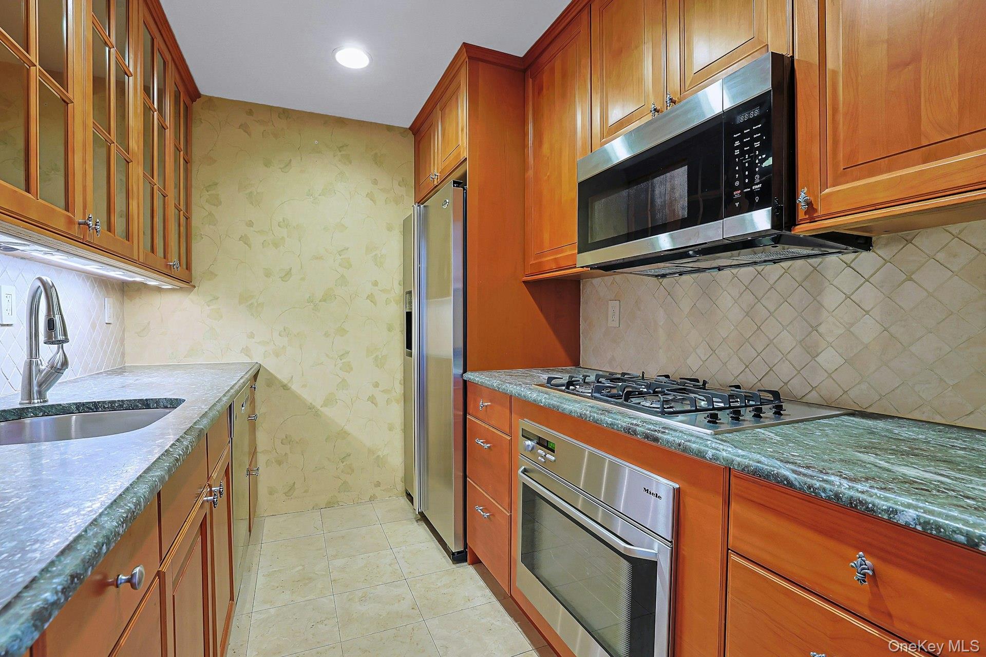 1250 North Avenue, Unit 202 photo 8