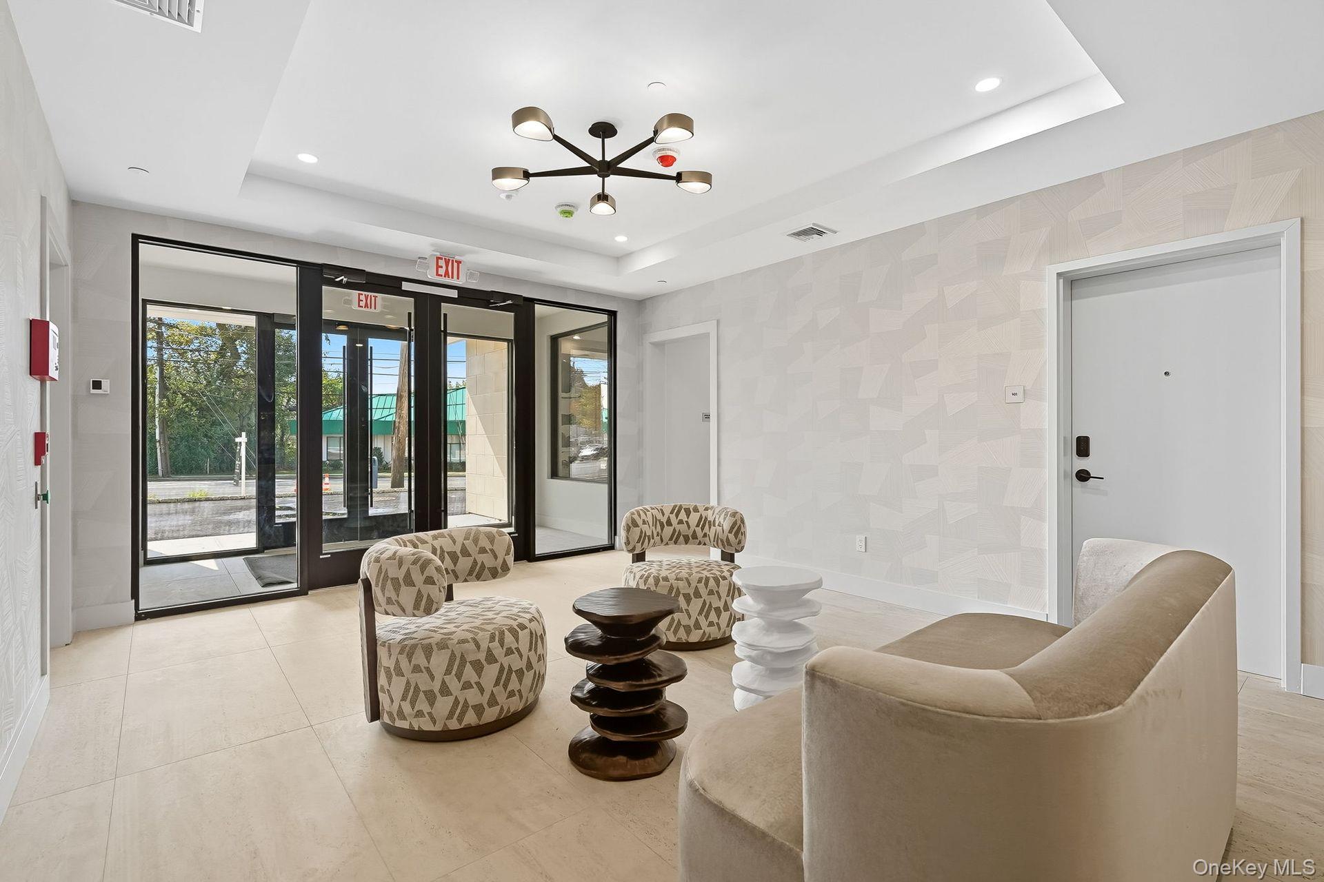 402 Halstead Avenue, Unit PH504 photo 4