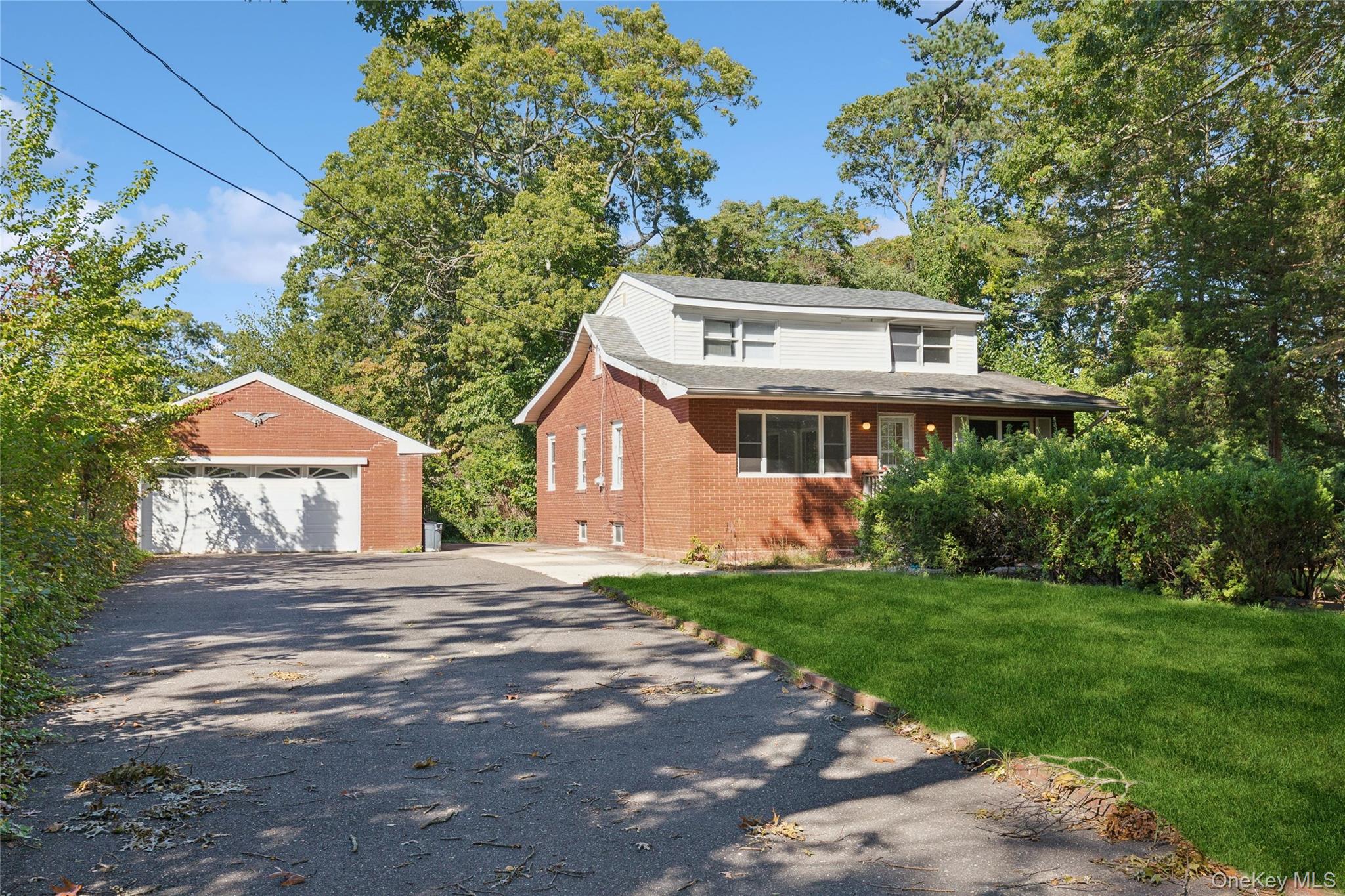9 Plandome Place – For Sale