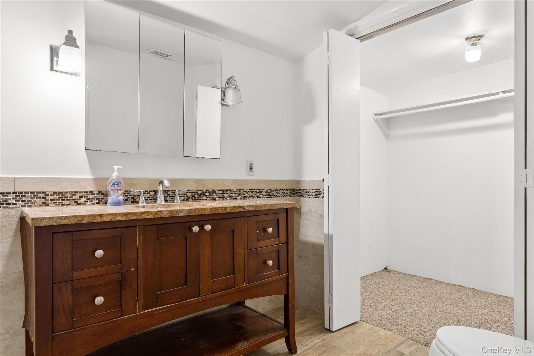 9 Plandome Place – For Sale photo 17