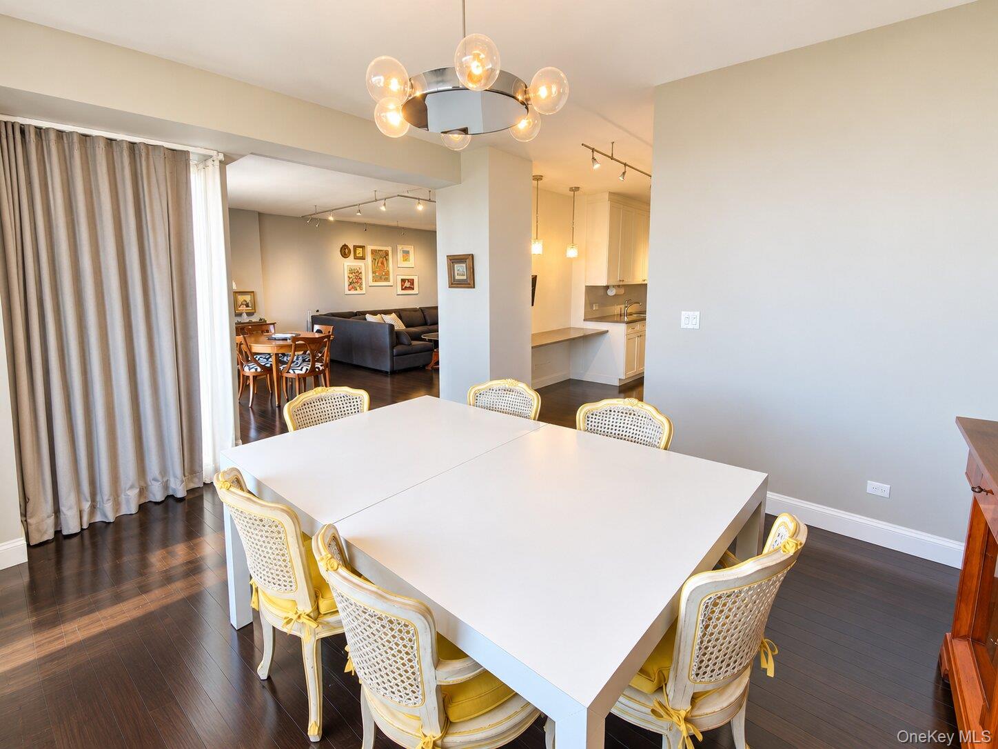 27010 Grand Central Parkway, Unit 28H photo 7