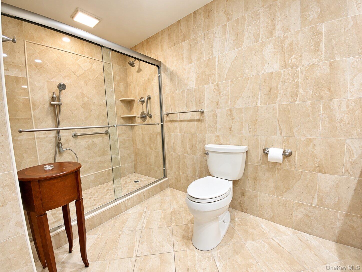 27010 Grand Central Parkway, Unit 28H photo 19