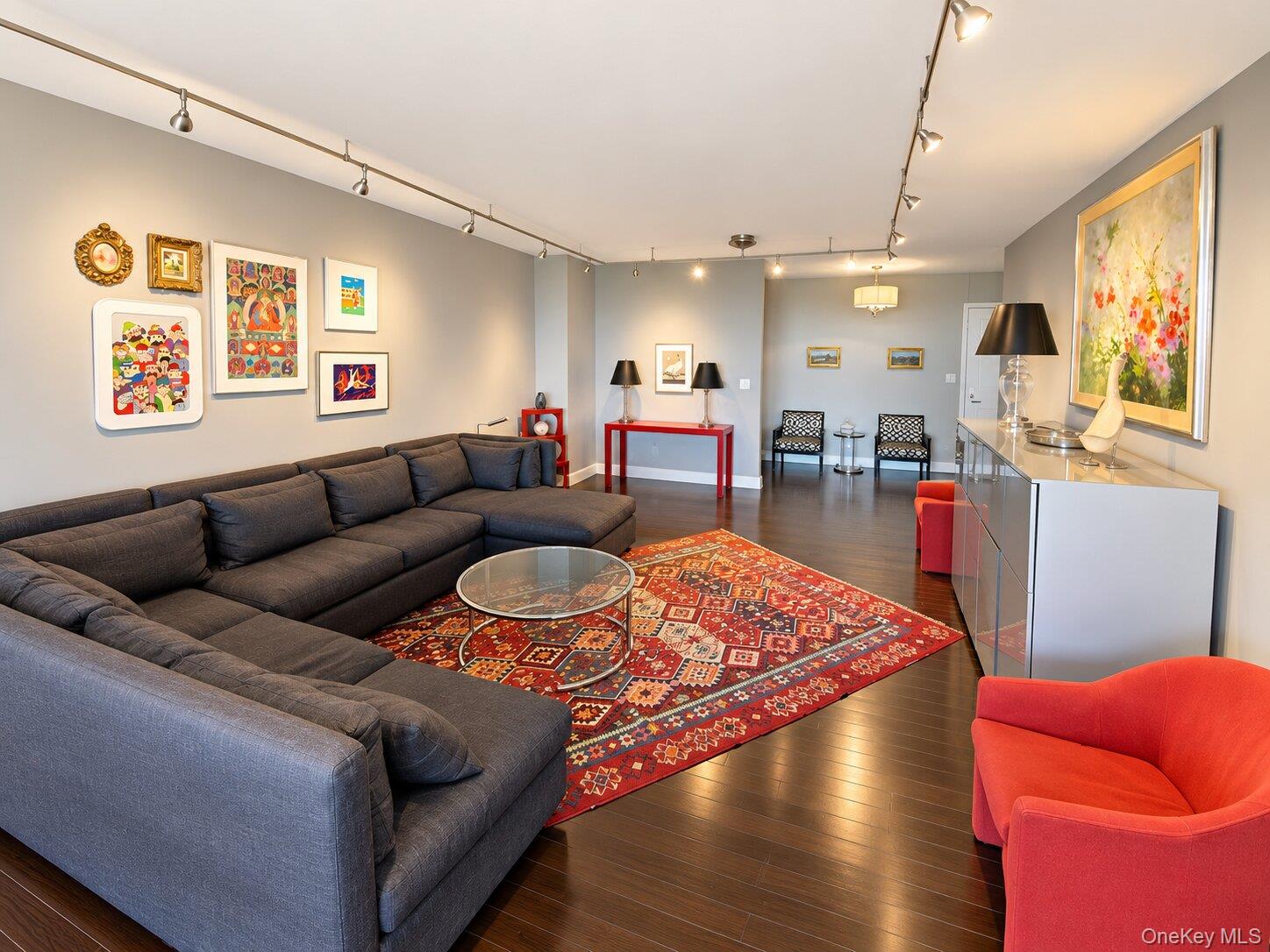 27010 Grand Central Parkway, Unit 28H photo 3