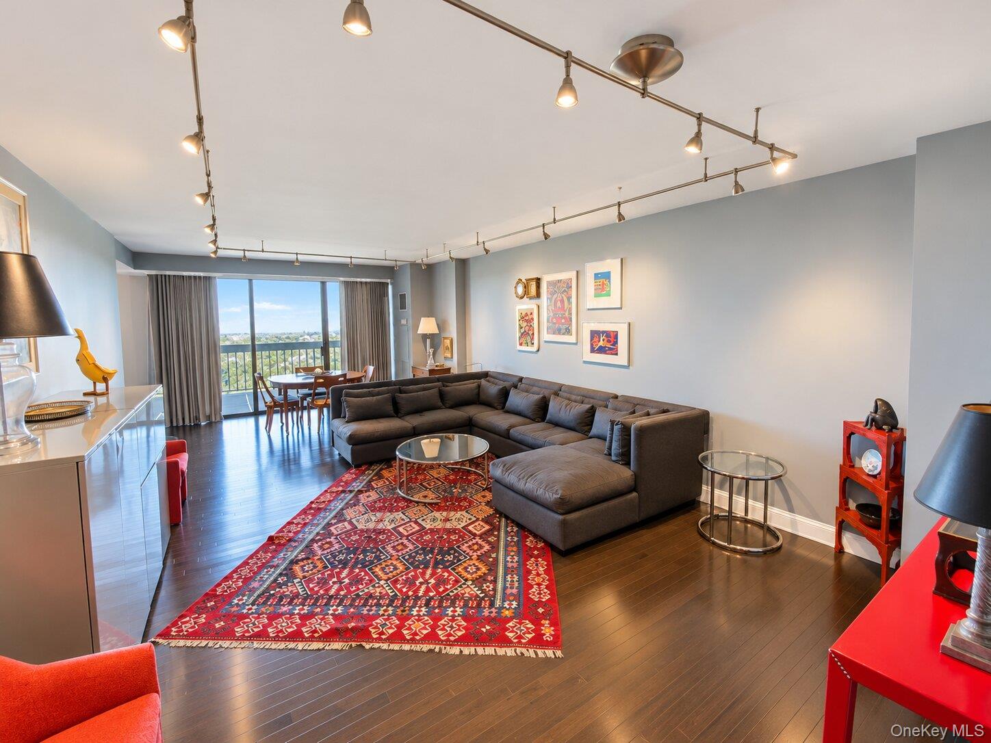 27010 Grand Central Parkway, Unit 28H photo 2