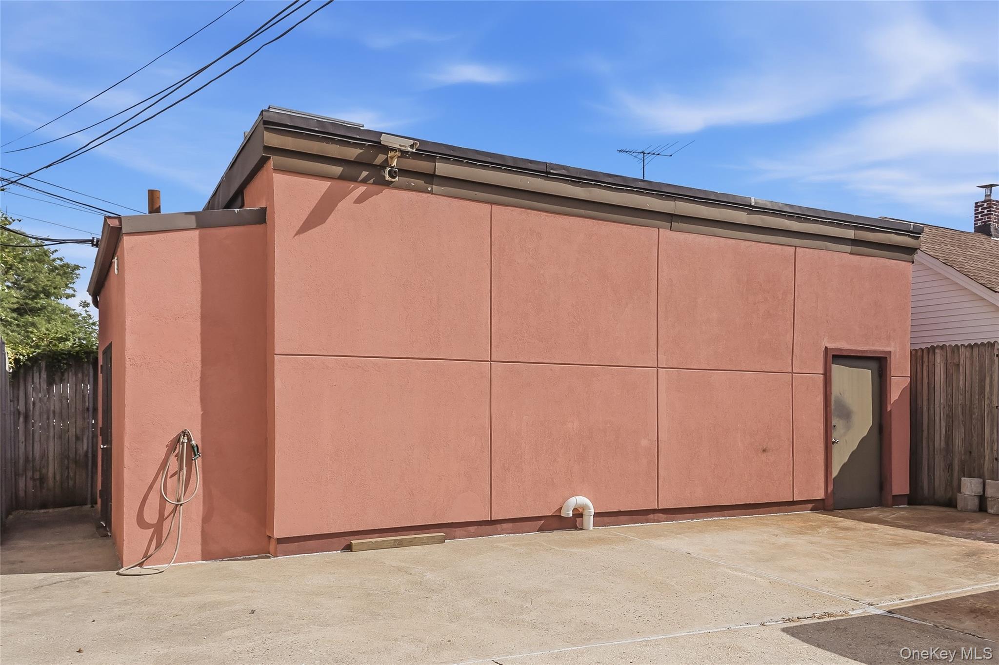 816 Hempstead Turnpike – For Rent