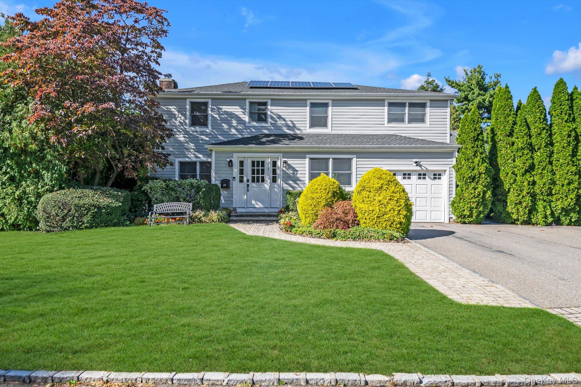 125 Crescent Lane – For Sale