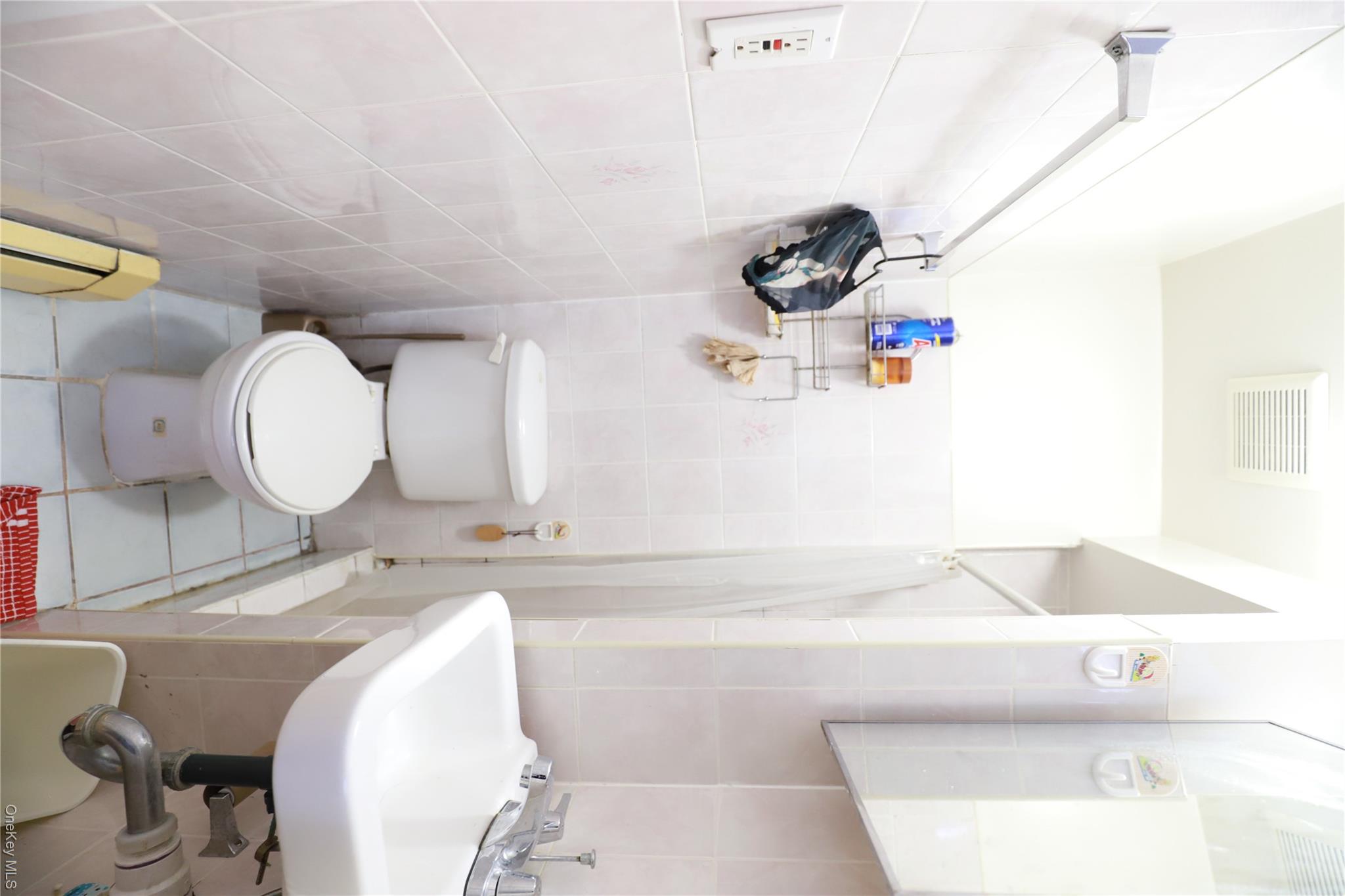 137-58 Kalmia Avenue – For Sale photo 14