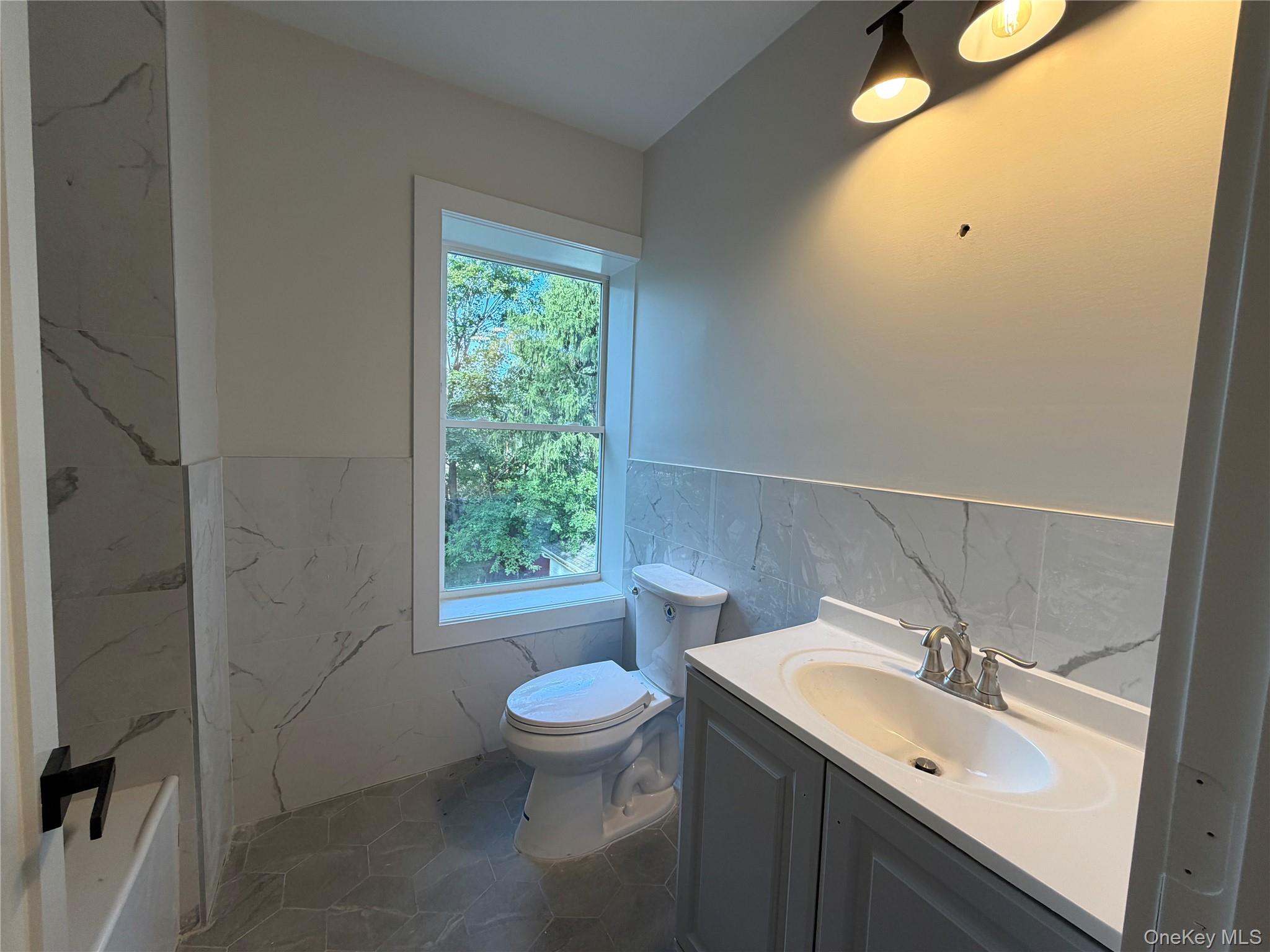 55 Bona Ventura Avenue, Unit 2 photo 14