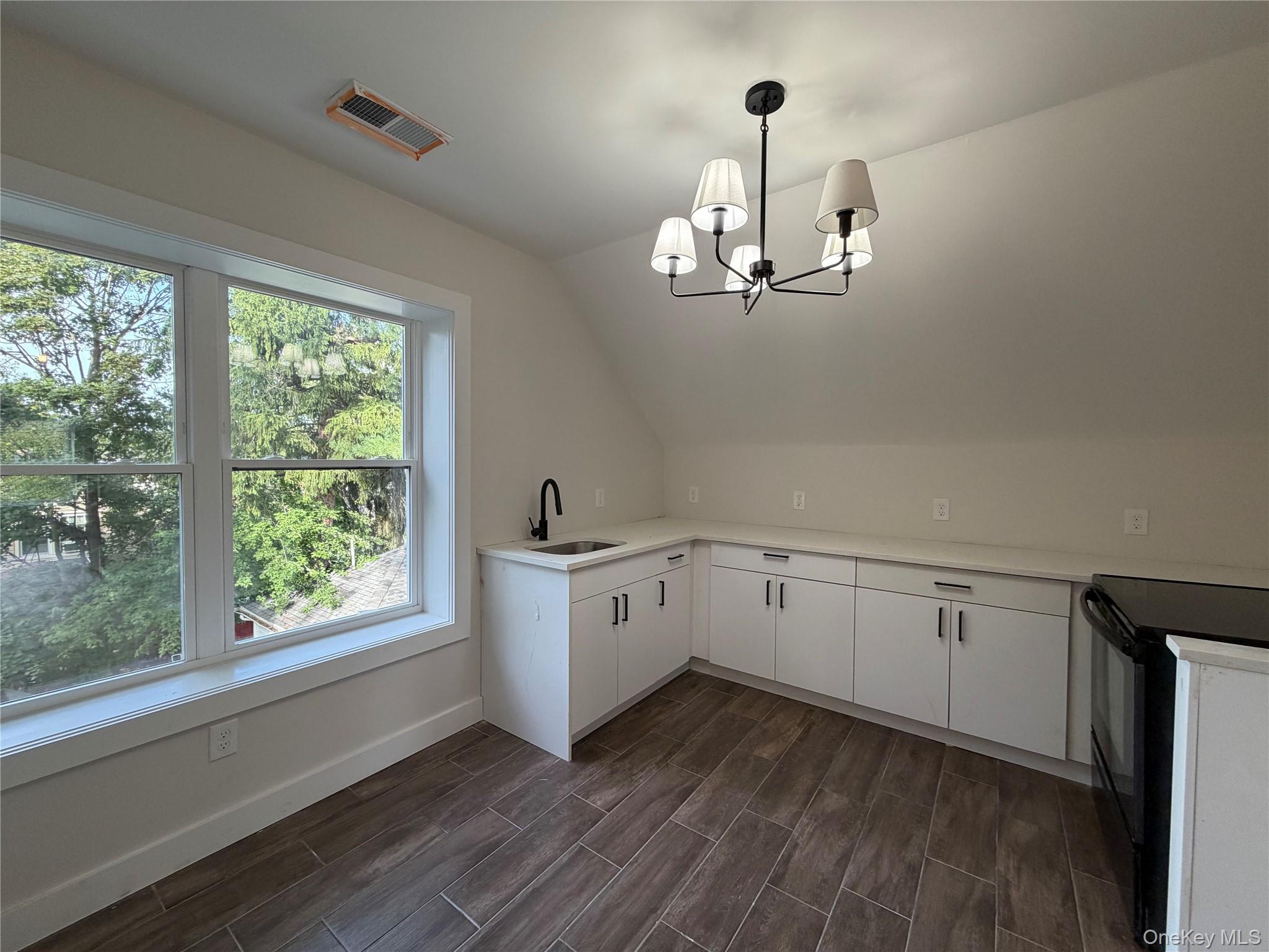 55 Bona Ventura Avenue, Unit 2 photo 8