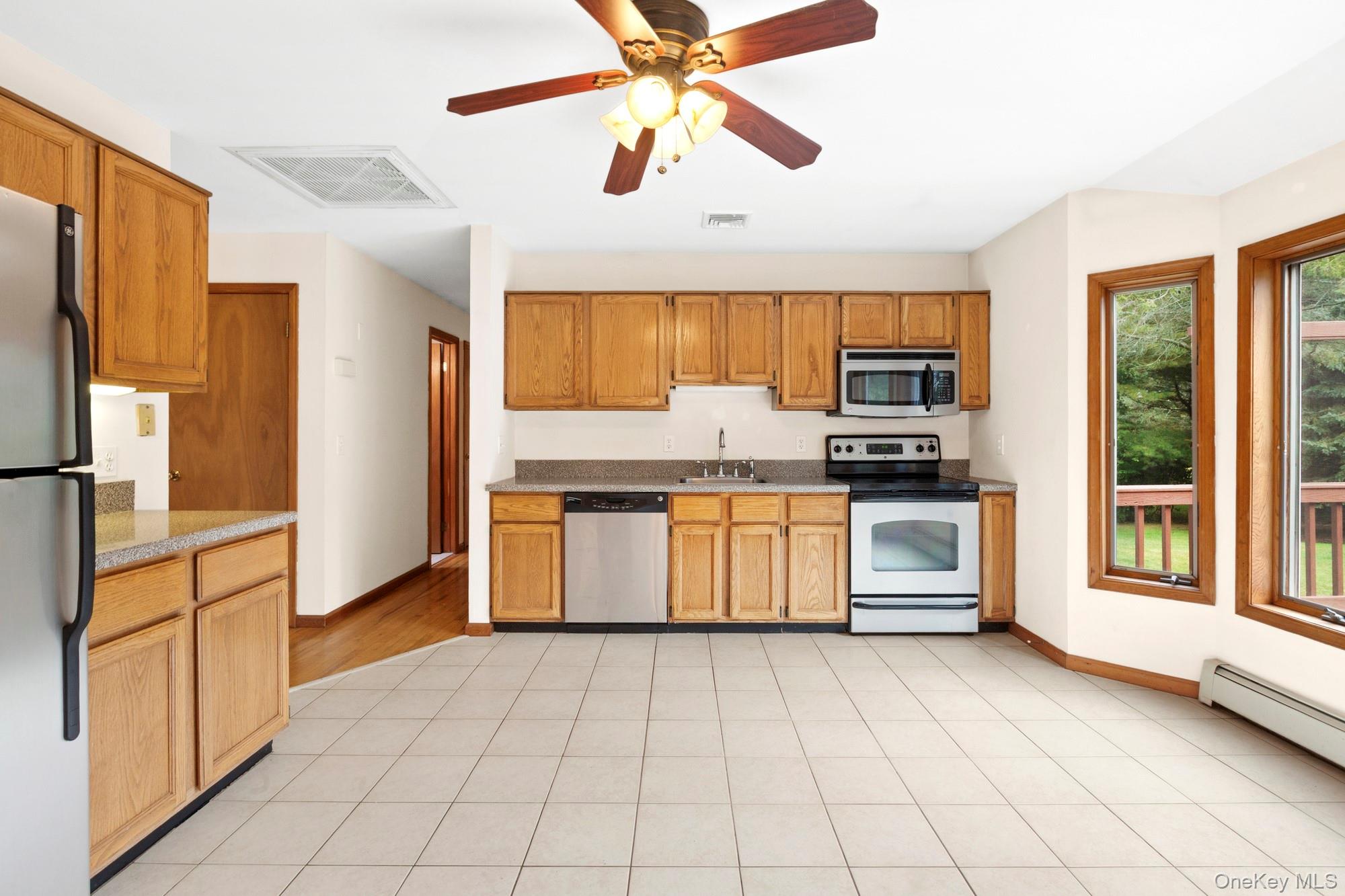 2380 Laurel Avenue – For Sale photo 5