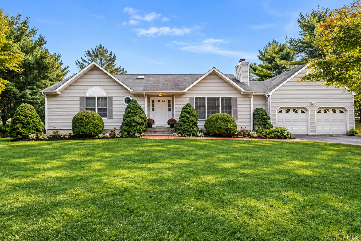 2380 Laurel Avenue – For Sale
